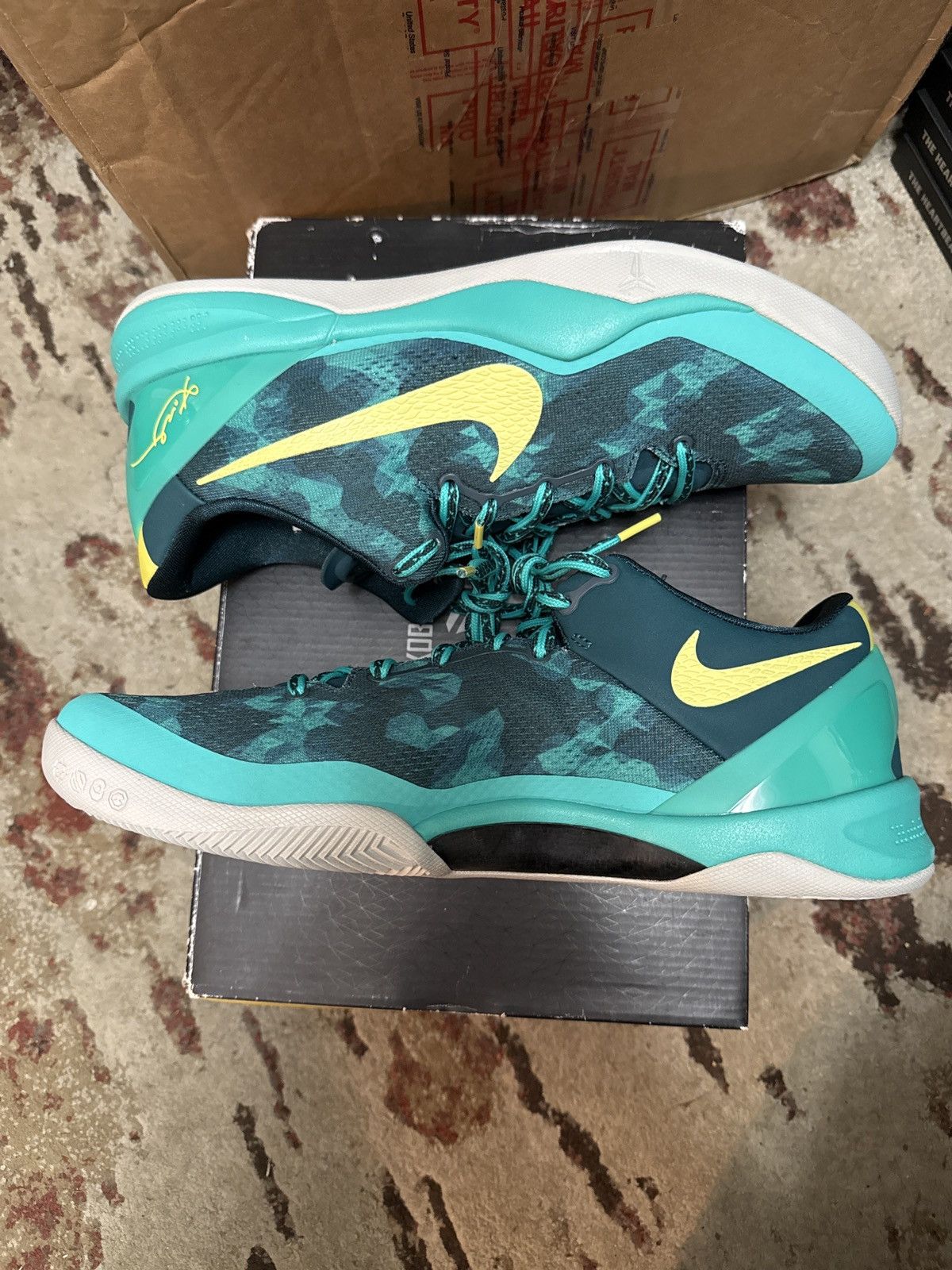 Nike Nike Kobe 8+ Supernatural System+ NEW IN BOX!! Size US 12 / EU 45 - 10 Thumbnail