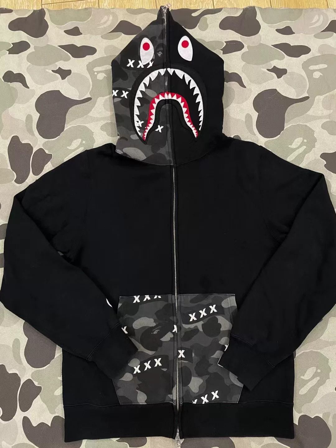 Bape Bape Xxx Shark Sweatshirt Pullover Size US L / EU 52-54 / 3 - 1 Thumbnail