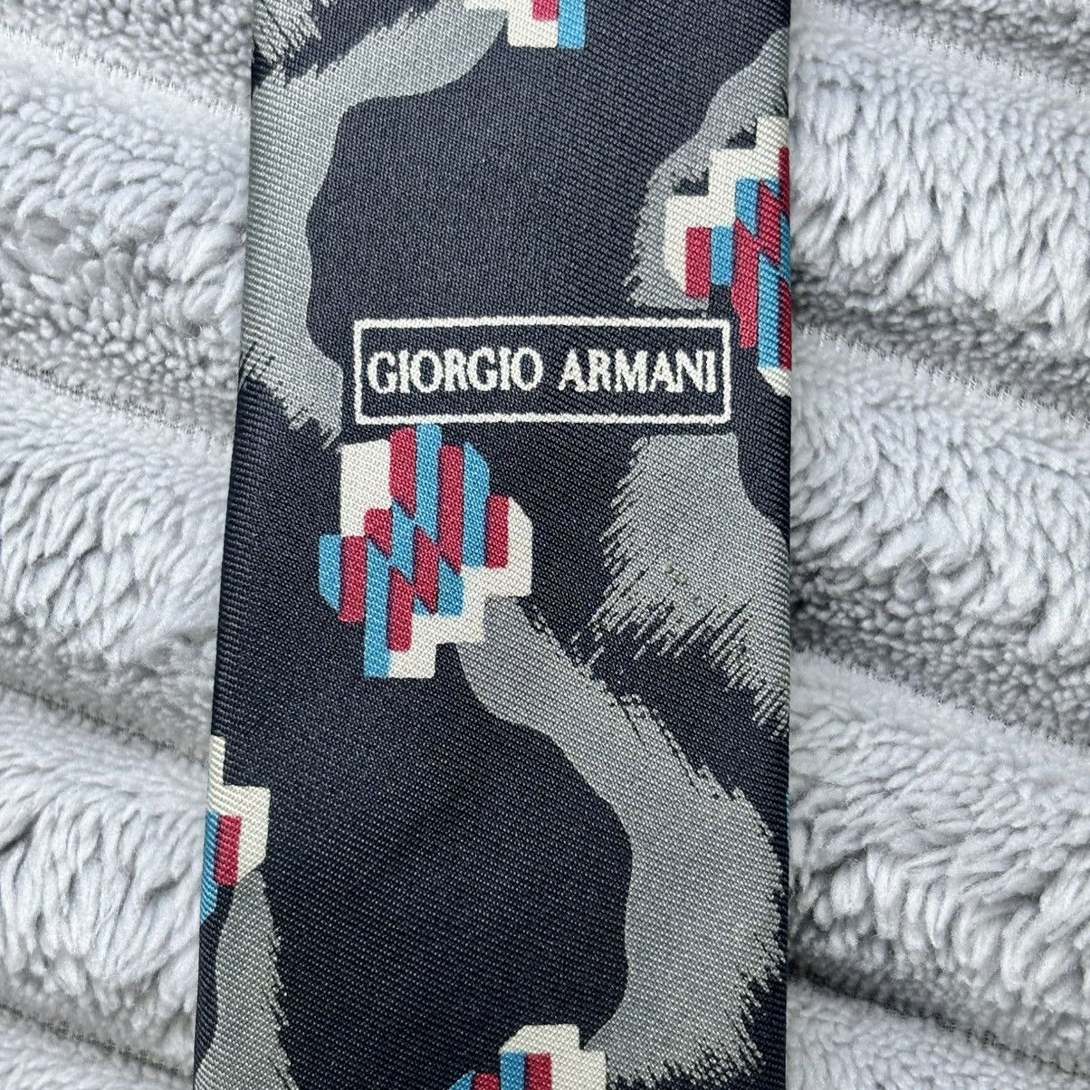 Giorgio Armani Giorgio Armani, 56in 100% pure silk Italy Aztec style print Size 46 - 7 Thumbnail