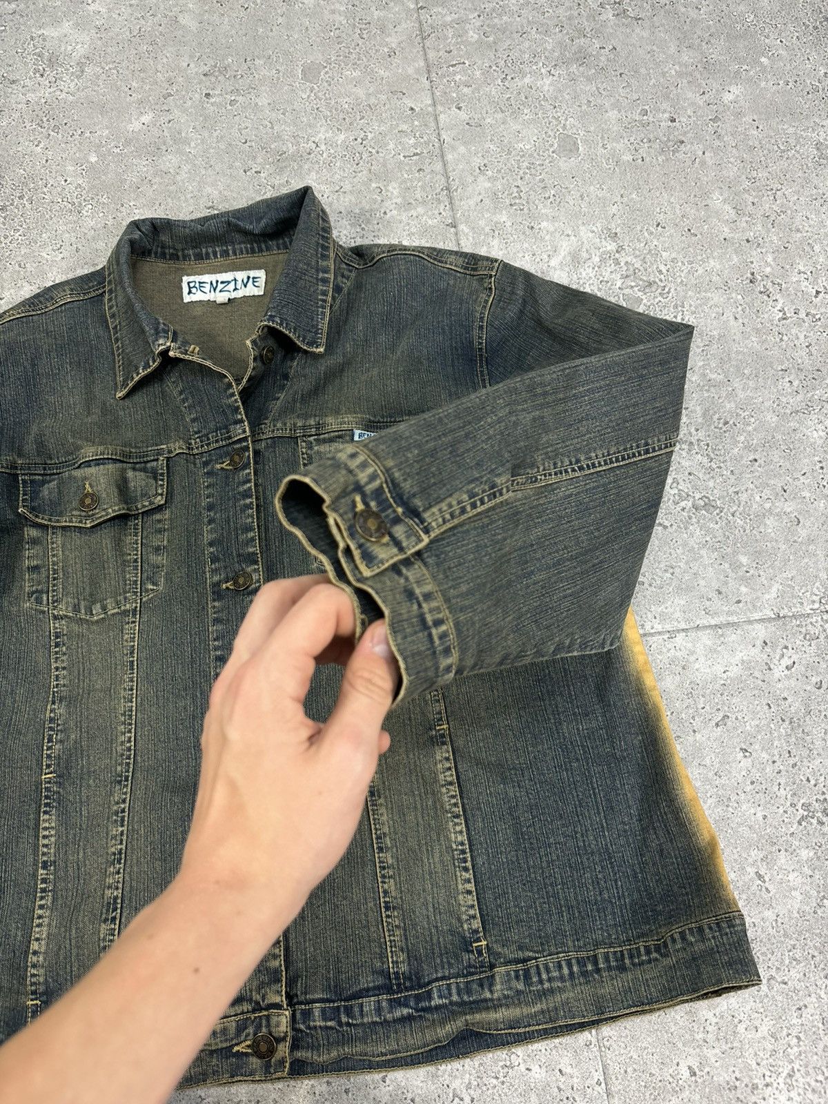 Acne Studios × Japanese Brand × Vintage Distressed Dirty Cropped Japanese Denim Jacket Boxy Y2K Size US L / EU 52-54 / 3 - 6 Thumbnail