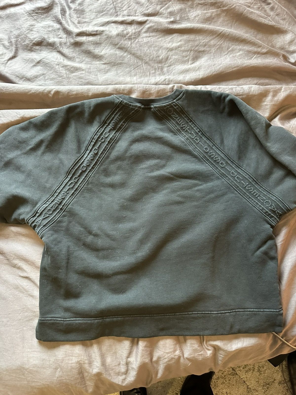 Acne Studios Raglan sleeve acne tape logo crew neck Size US S / EU 44-46 / 1 - 2 Thumbnail