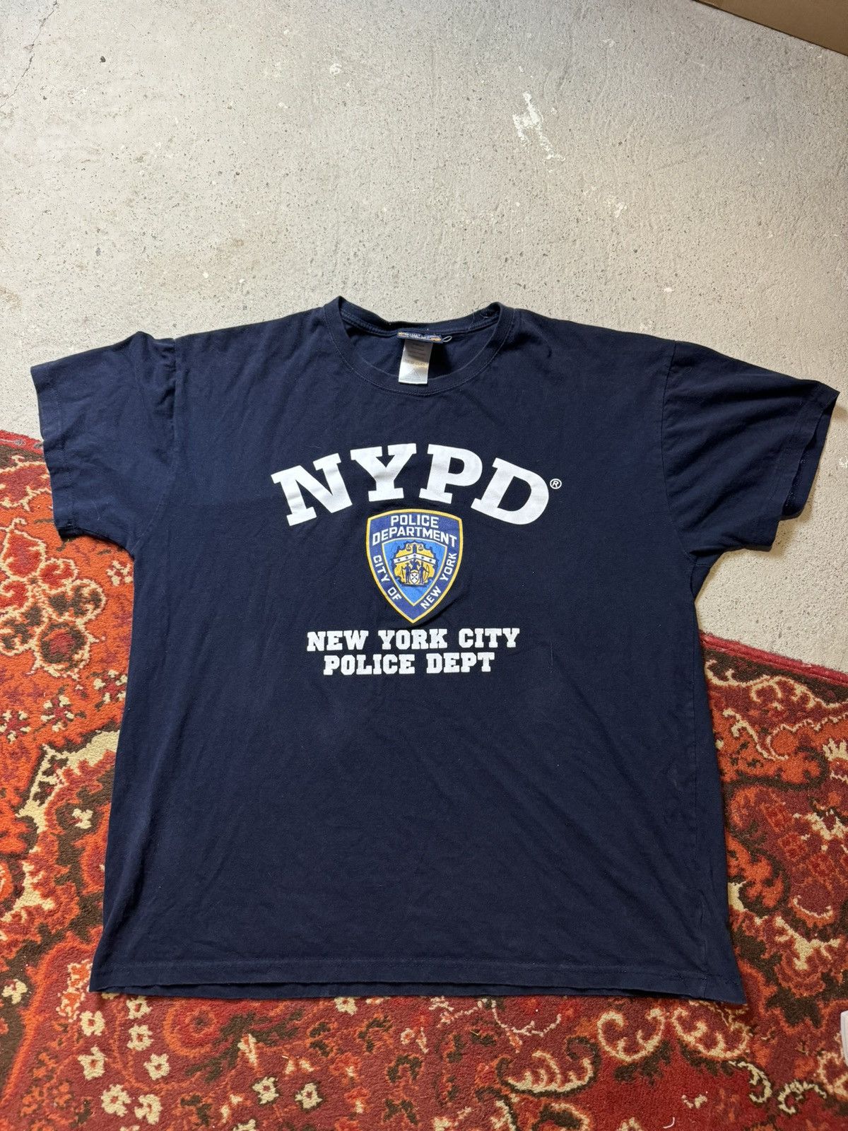 Vintage Vintage Y2K T-Shirt Police NYPD New York Big Logo Style Size US XL / EU 56 / 4 - 1 Thumbnail