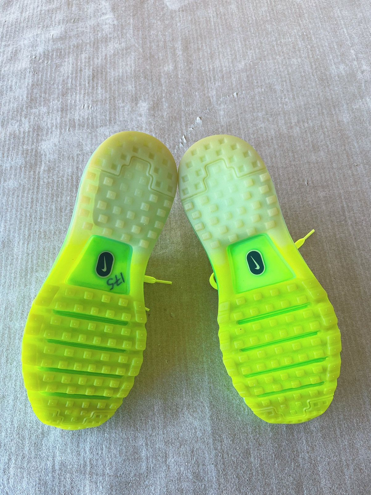 Nike New fluorescent color Size US 9.5 / EU 42-43 - 8 Thumbnail