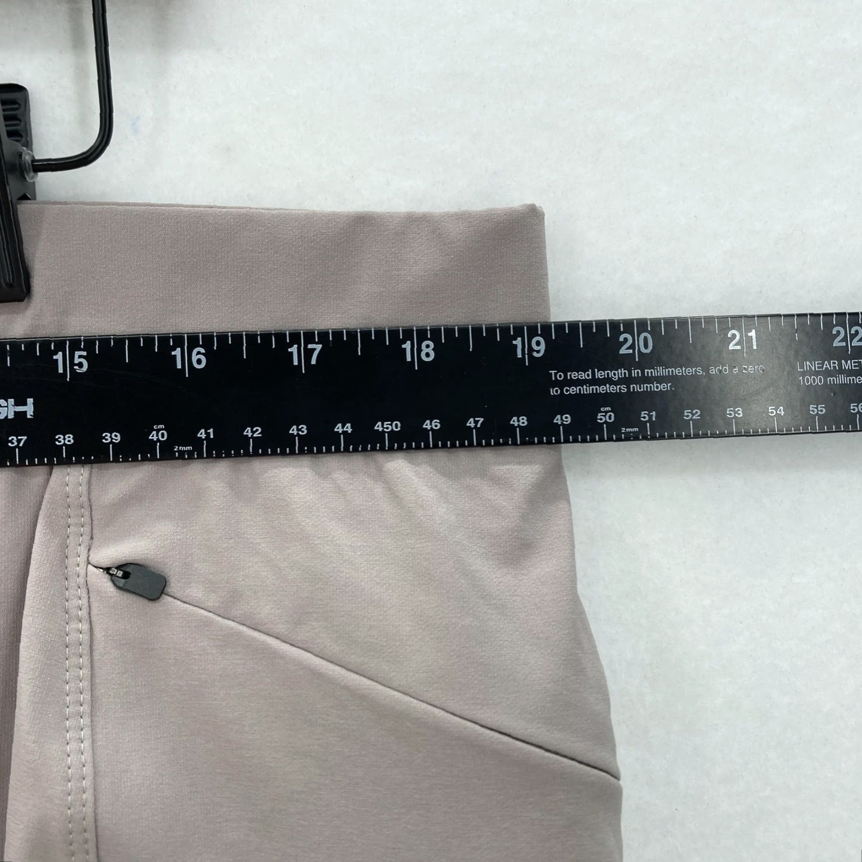 Eddie Bauer Eddie Bauer Travex Cropped Cargo Pants Womens 18 Taupe Gray Pull On Stretch Hiking Size 40" / US 18 - 6 Thumbnail