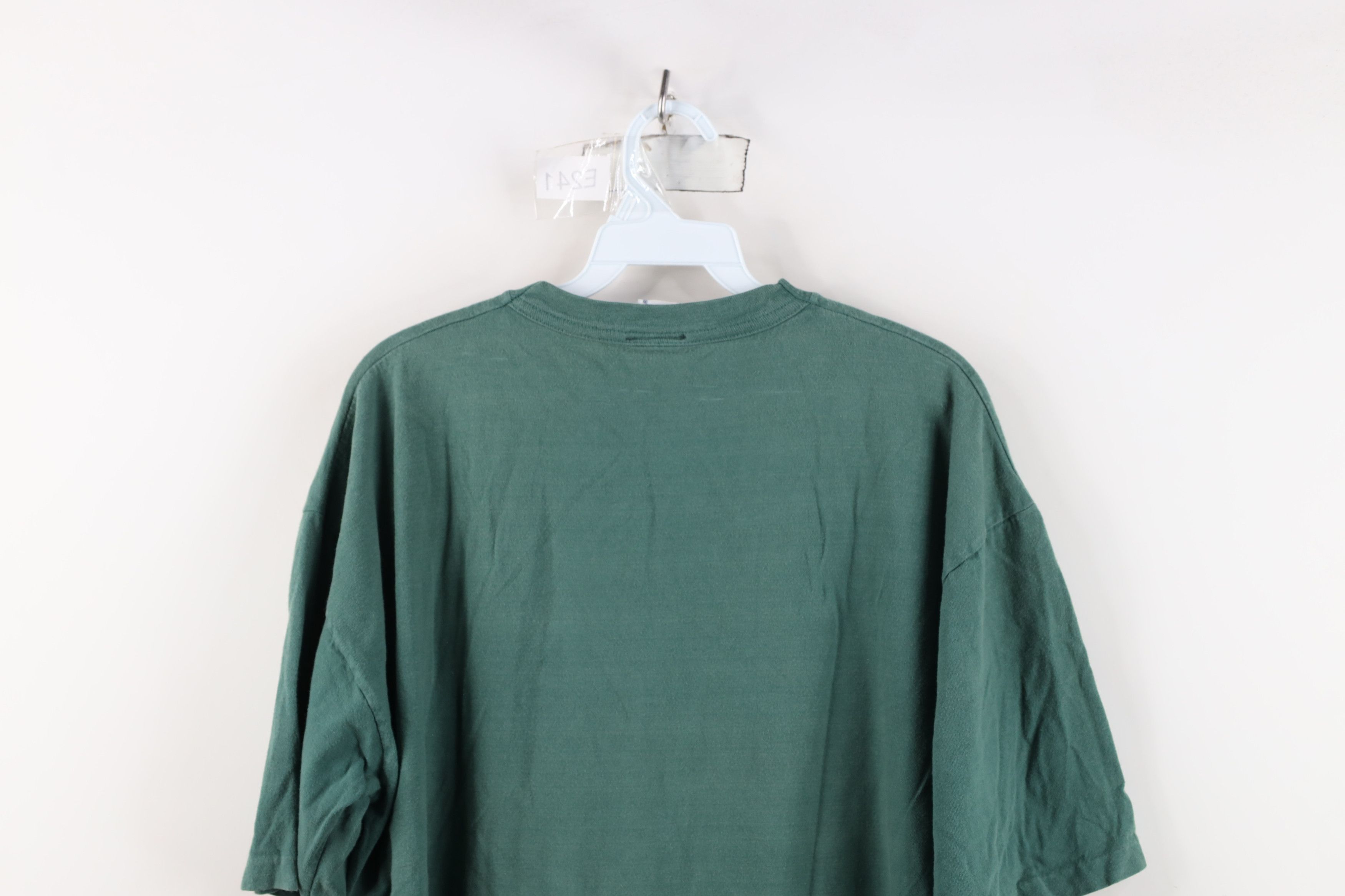Vintage Vintage 90s Streetwear Deer Buck Mountains T-Shirt Green Size US L / EU 52-54 / 3 - 12 Thumbnail