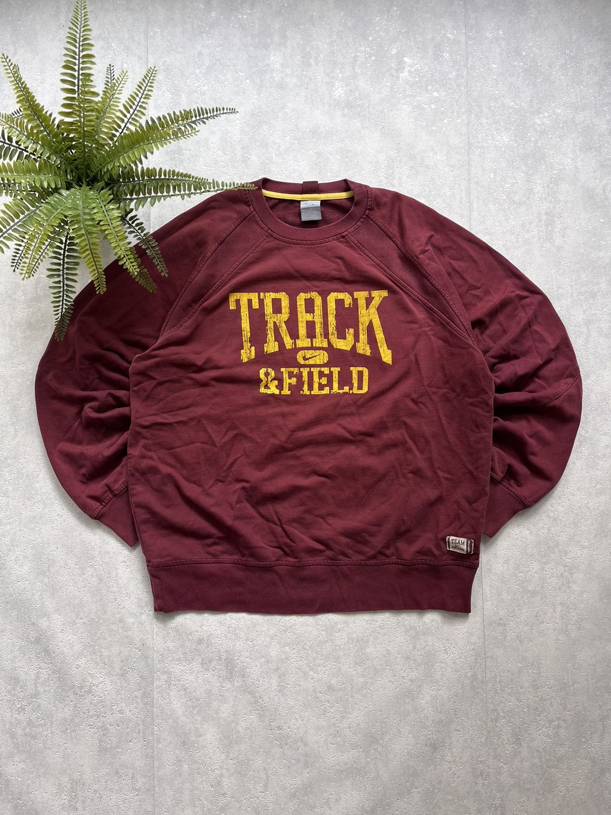 00’s NIKE TRACK AND FIELD CENTR SWOOSH Y2K BOXY CREWNECK
