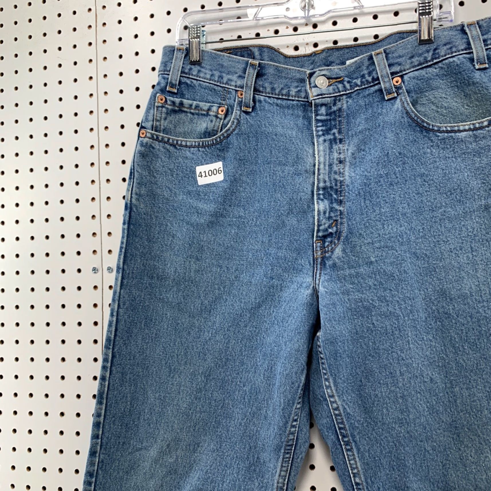 Levi's VINTAGE Levi's 550 Jeans Mens 36x32 Light Blue Denim Straight Relaxed Fit 32 36 35in Waist - Levi's 550 Denim Jeans Mens 36x32 Blue Light Wash Size US 36 / EU 52 - 5 Thumbnail