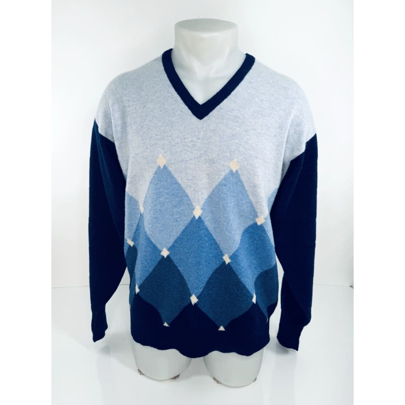 Vintage BULLock & JONES - Gorgeous Argyle NEW LAMBSWOOL SCOTLAND Mens L Sweater Shirt Size US L / EU 52-54 / 3 - 2 Thumbnail