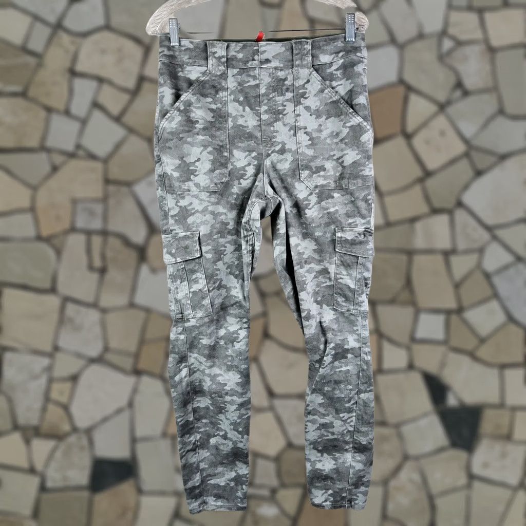 Spanx Spanx Women's Camo Camouflage Stretch Twill Cargo Pocket Pants Size XL Size 40" / US 18 - 1 Thumbnail