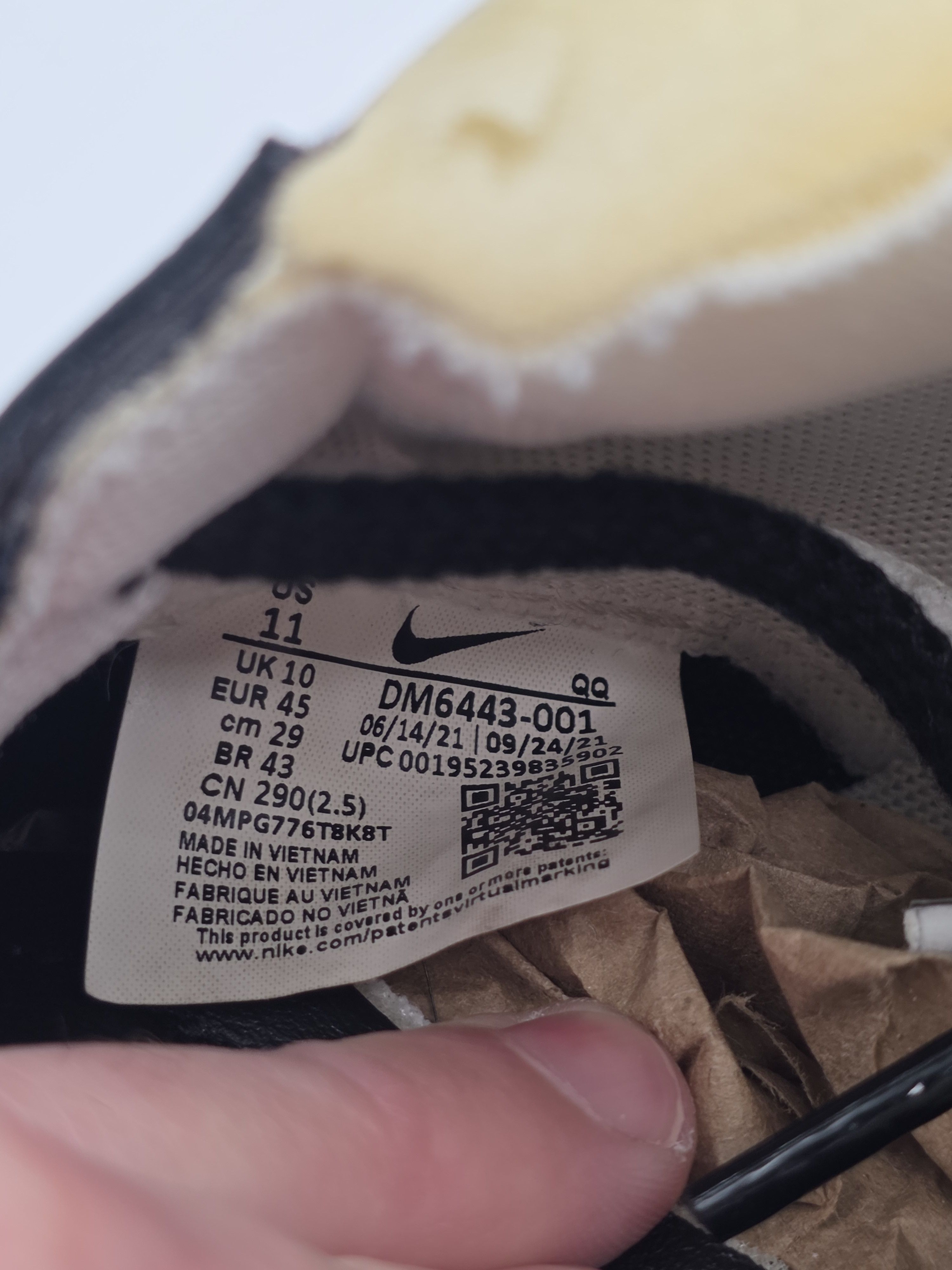 Nike Nike Sacai Blazer Low Black Patent Size US 11 / EU 44 - 9 Thumbnail