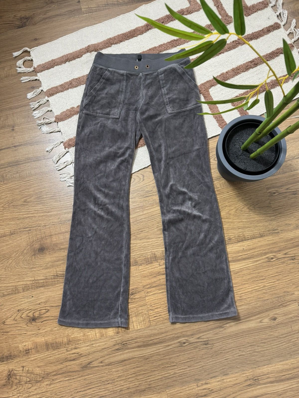 Juicy Couture VINTAGE JUICY COUTURE VELOUR PANTS Size 25" / US 0 / IT 36 - 1 Thumbnail