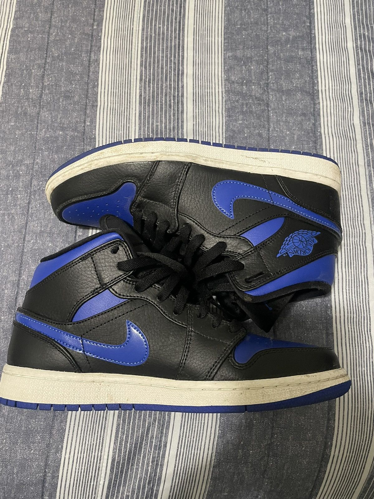 Jordan Brand × Nike Jordan 1 Mid Royal (2020) Size US 7.5 / EU 40-41 - 3 Thumbnail