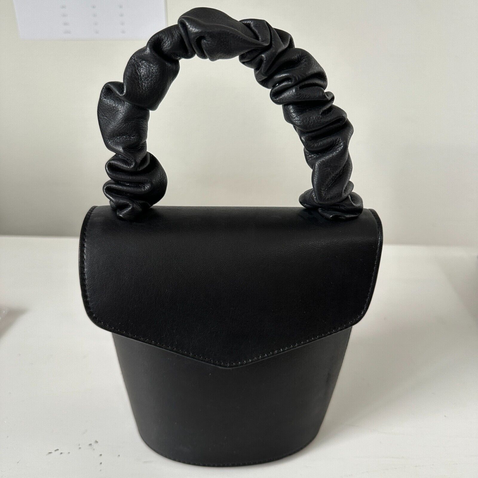& Other Stories & Other Stories Black Scrunchy Handle Leather Barrel Purse Size ONE SIZE - 10 Thumbnail