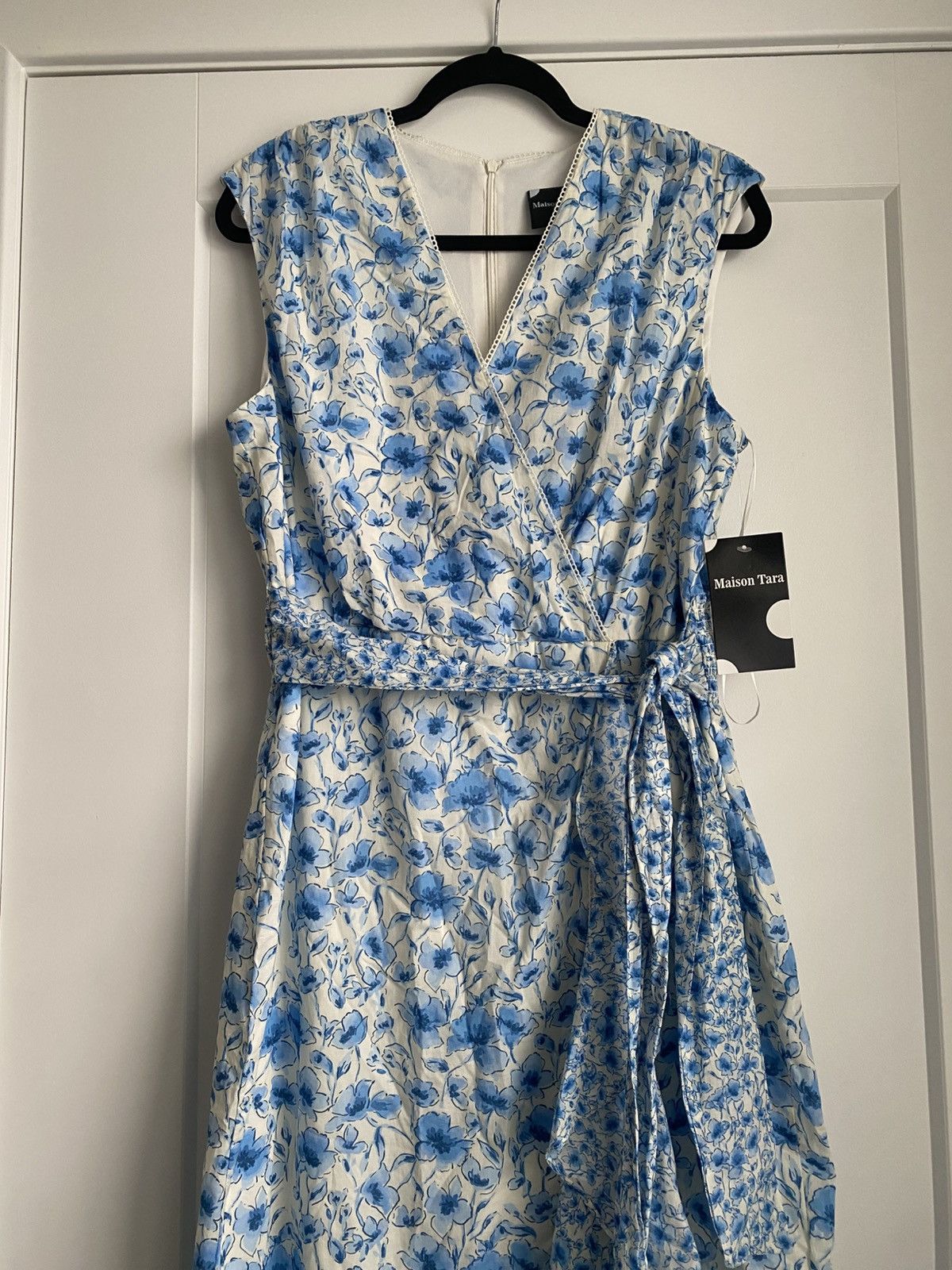 Other Maison Tara Sleeveless Mixed Bluebell Print Wrap Maxi Dress Size XL / US 12-14 / IT 48-50 - 4 Thumbnail