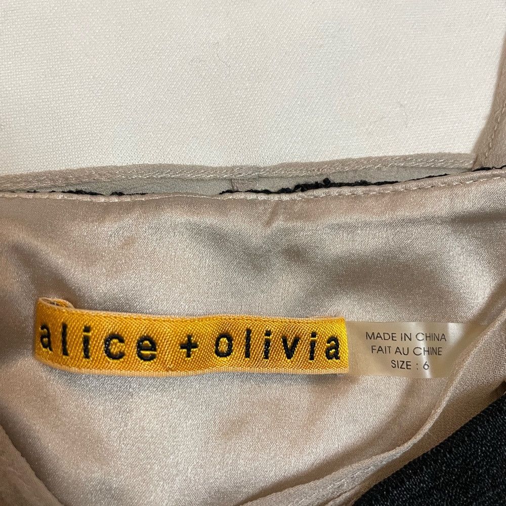 Alice + Olivia Alice + Olivia Silk Gray Dress Black Lace Corsage Size 6 Size M / US 6-8 / IT 42-44 - 7 Thumbnail
