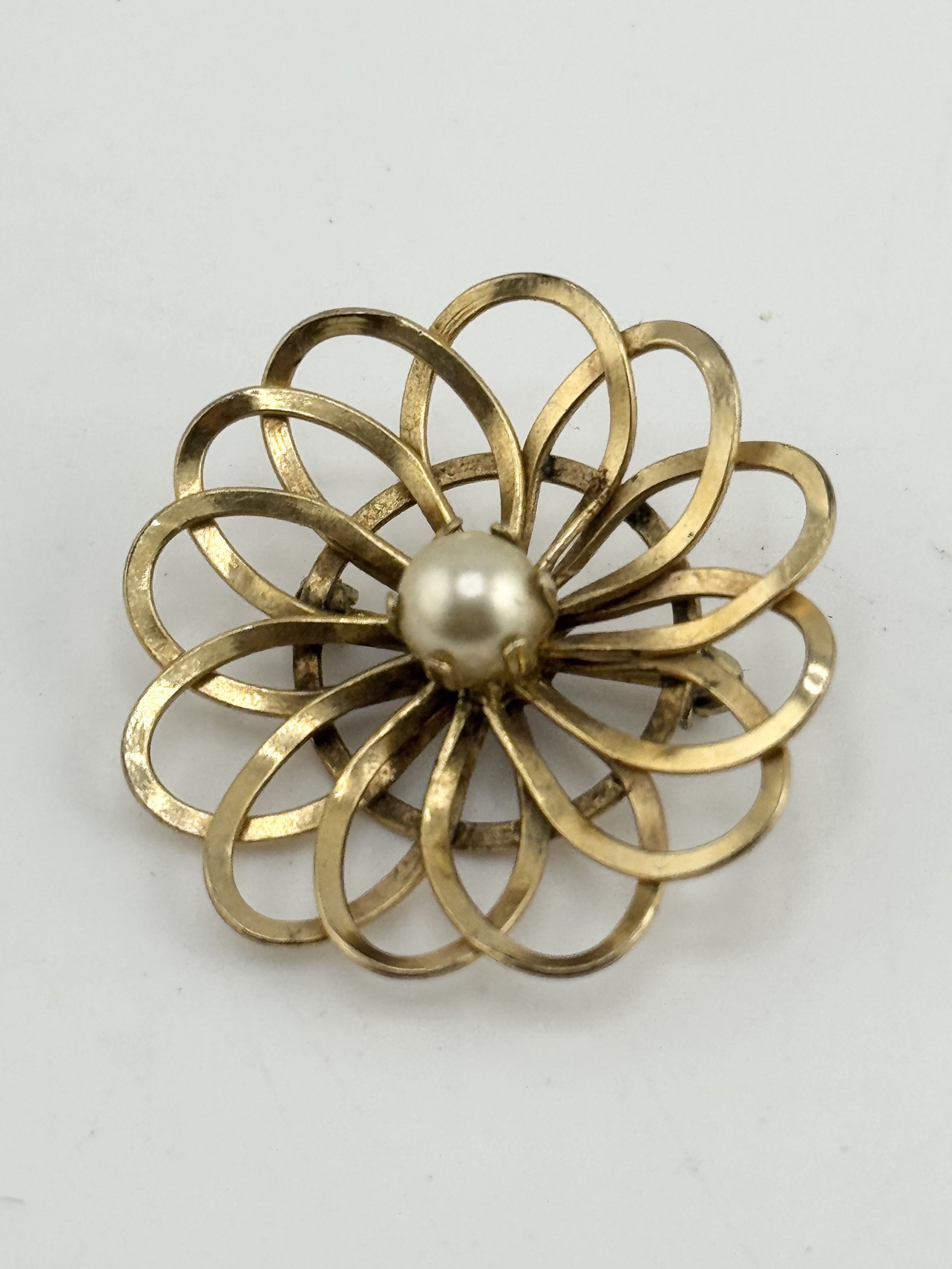 Vintage Vintage gold filled flower pearl brooch pin Size ONE SIZE - 2 Thumbnail
