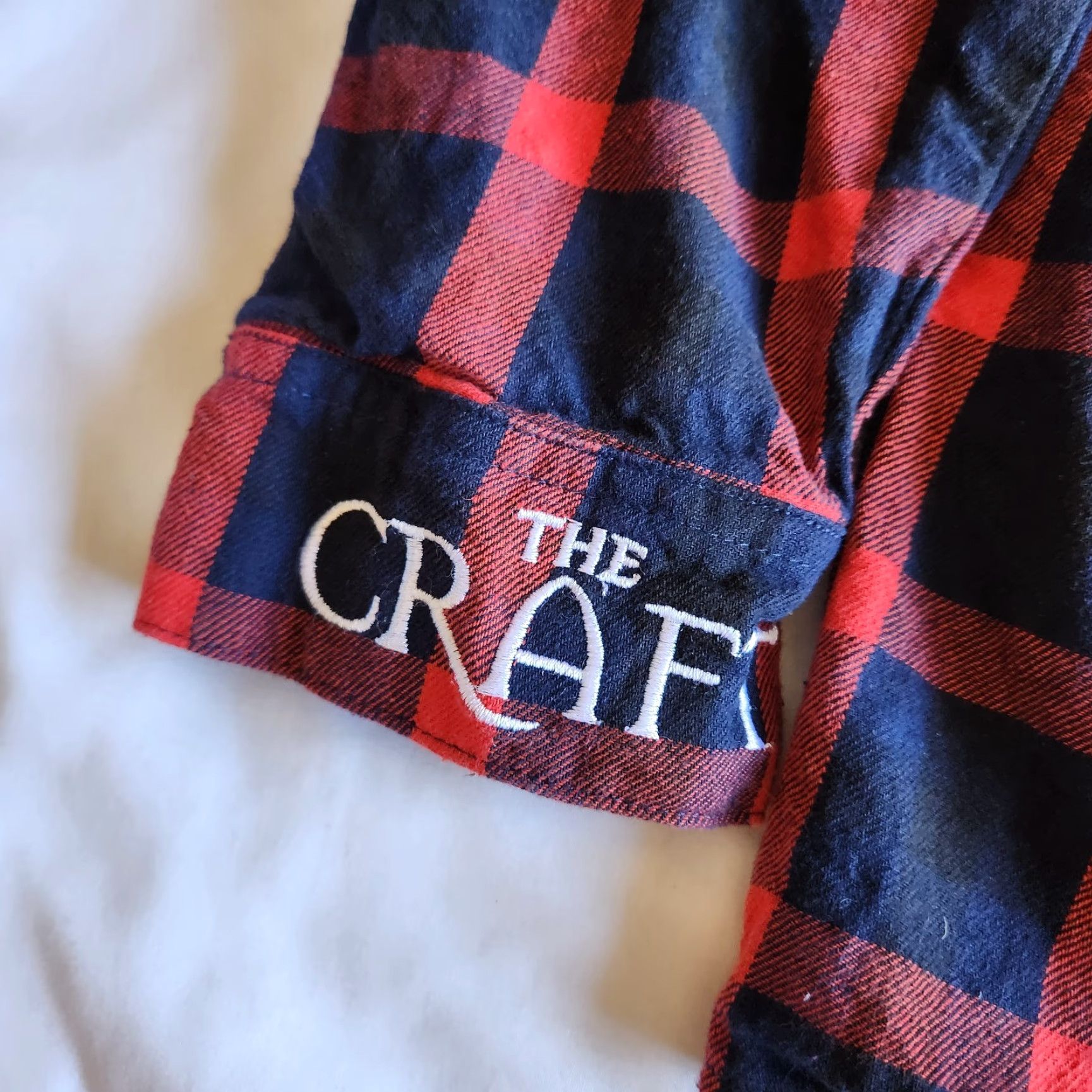 Vintage Cakeworthy The Craft “We Are The Weirdos” Plaid Flannel Shirt 2XL Red Navy Long Sleeve Button-Up Unisex Adults Size US XXL / EU 58 / 5 - 3 Thumbnail