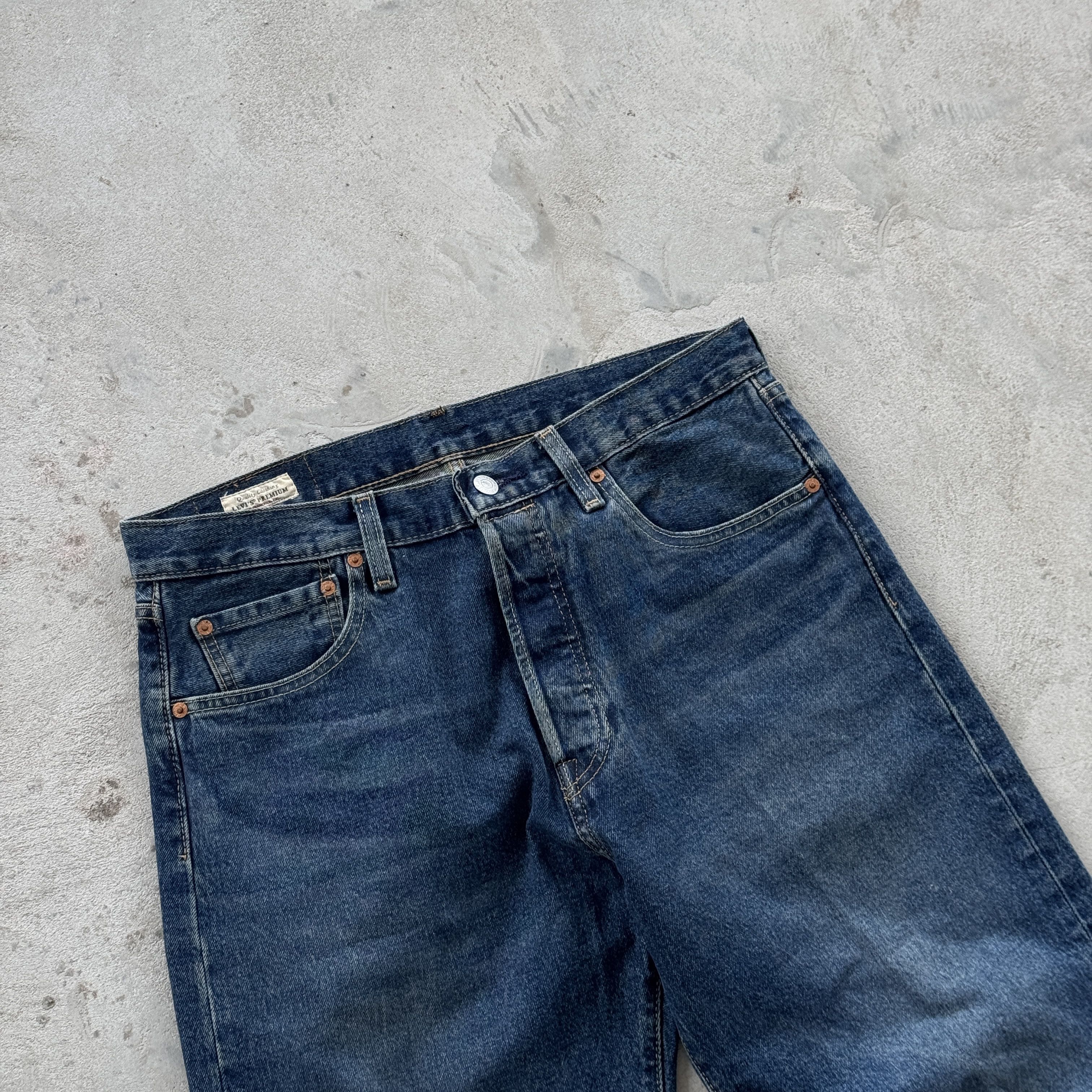 Levi's Levi’s Premium 501 '93 Straight Fit Jeans Dark Wash Size US 32 / EU 48 - 5 Thumbnail