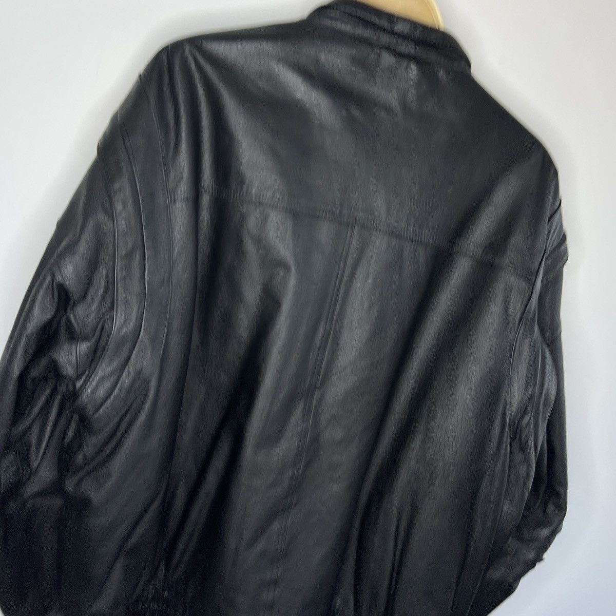 Leather × Vintage Vintage Black Leather Motor Biker Jacket Trucker Genuine Size US L / EU 52-54 / 3 - 13 Thumbnail