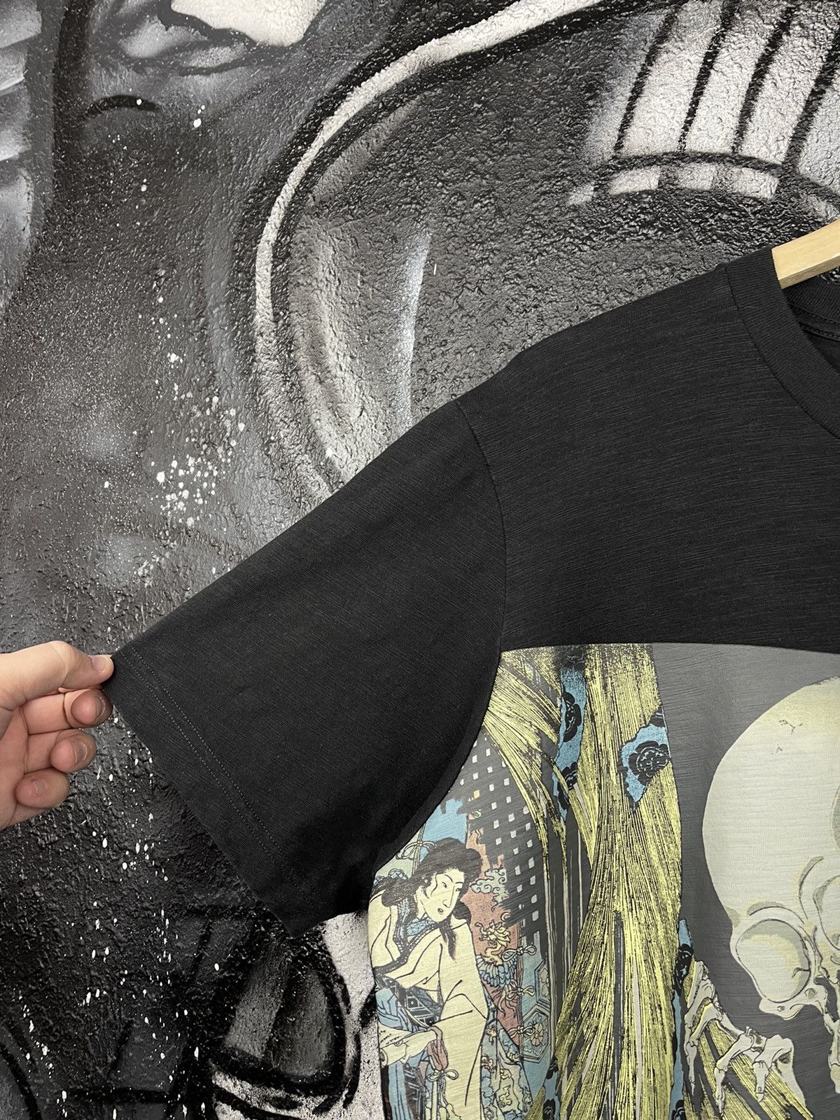Uniqlo Uniqlo x Utagawa Kuniyoshi Boston Museum Ukiyo-E Japanese Art T-Shirt Size L Size US L / EU 52-54 / 3 - 5 Thumbnail