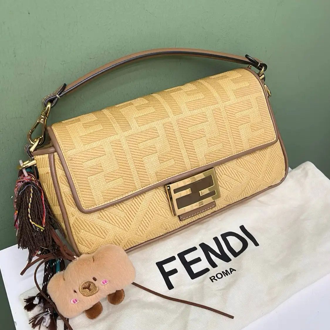 Fendi FENDI Baguette Medium yellow canvas handbag gold hardware detachable strap Size ONE SIZE - 1 Thumbnail
