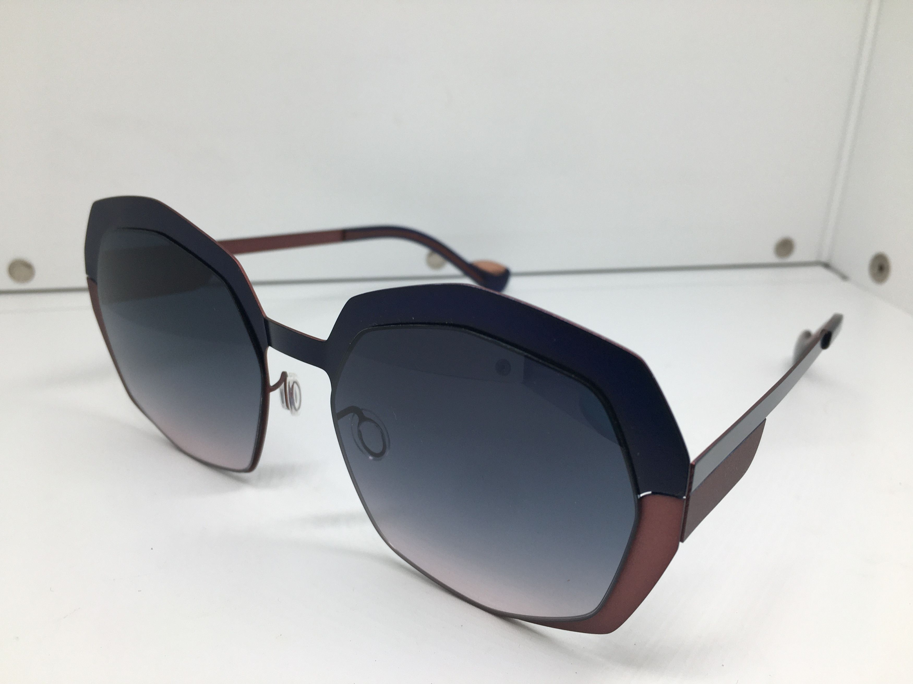 Other CAROLINE ABRAM JADE Oversize Sunglasses Frame Size ONE SIZE - 3 Thumbnail