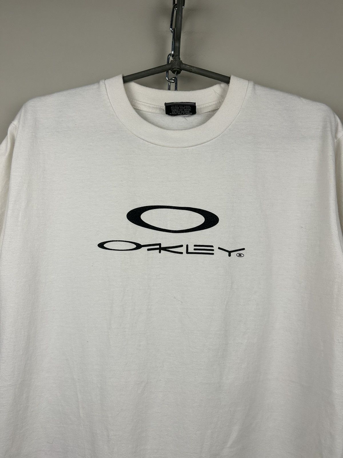 Oakley Vintage Oakley Center Logo T shirt rare Size US M / EU 48-50 / 2 - 11 Thumbnail