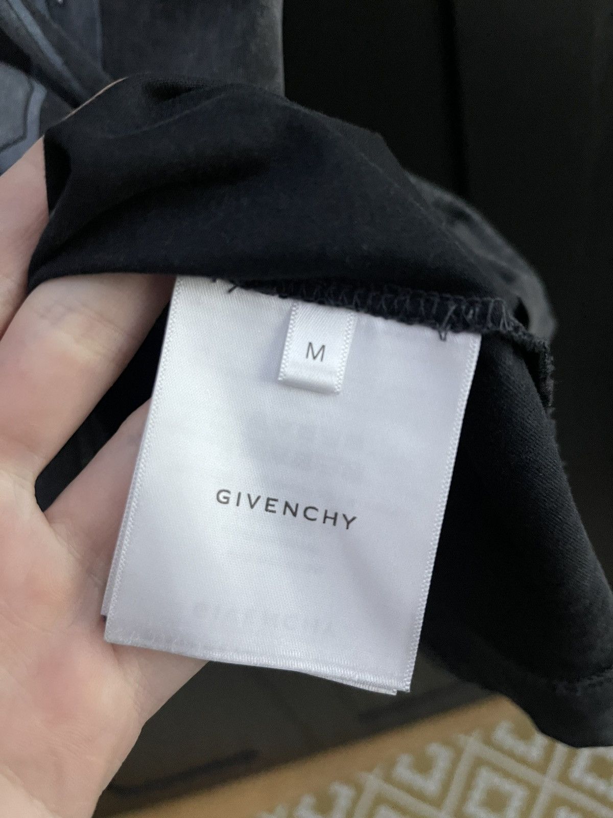 Givenchy Givenchy Metal Logo T Shirt Size US M / EU 48-50 / 2 - 4 Thumbnail