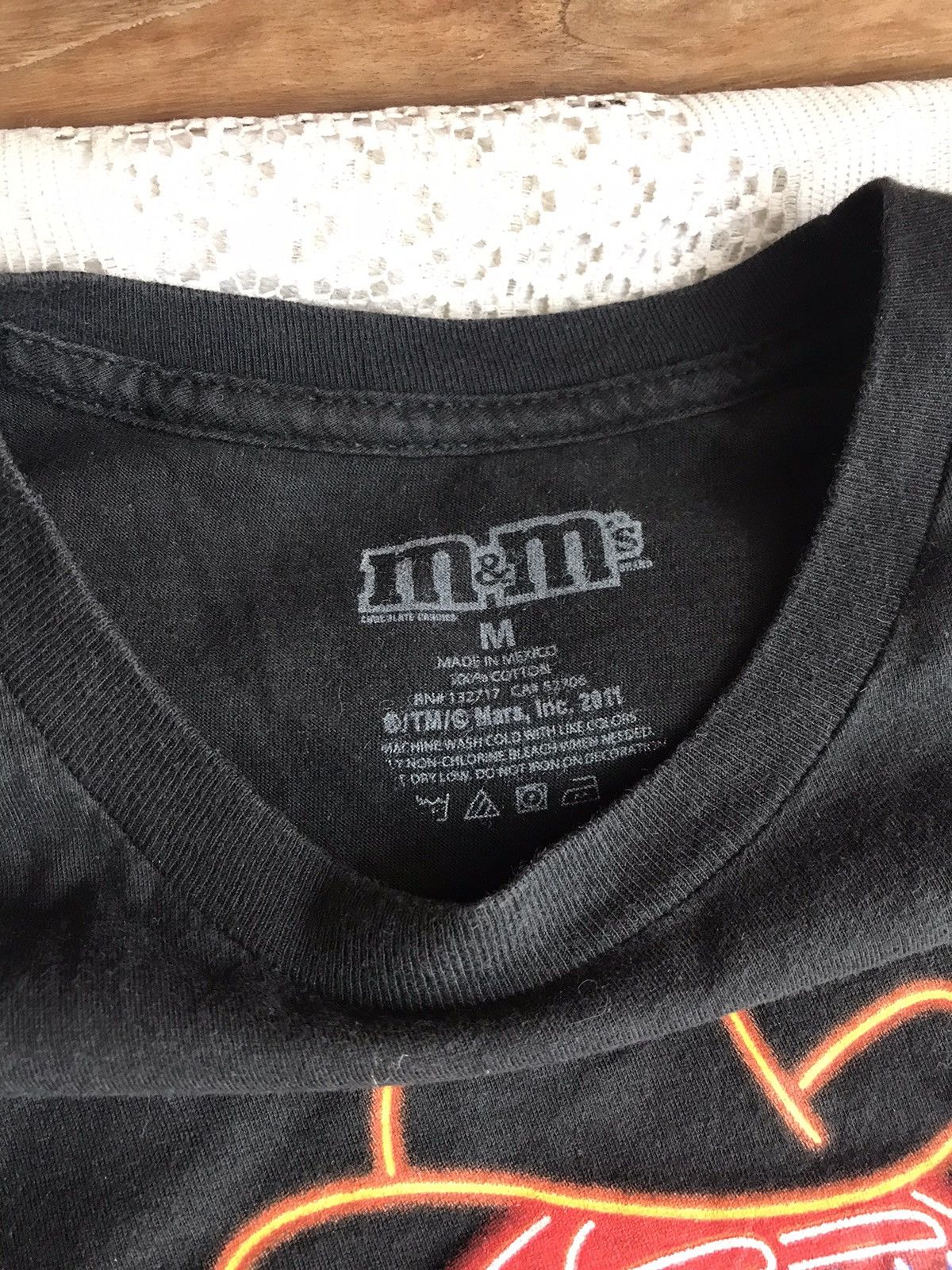 Vintage M&M’s World Las Vegas Cowboy Glow in the dark tshirt Size US M / EU 48-50 / 2 - 2 Thumbnail