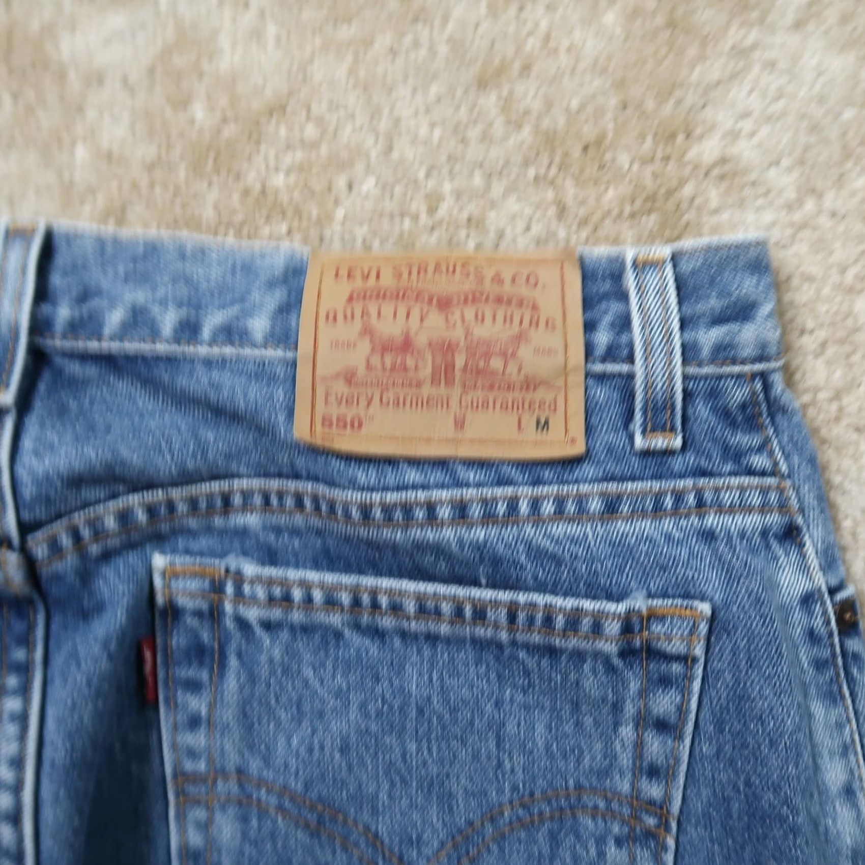 Levi's VINTAGE Levi's 550 Jeans Women's 16 Denim Relaxed Tapered 32in White Pocket 5-Pocket 34in Waist Jeans Mens? Size 38" / US 16 / IT 52 - 6 Thumbnail