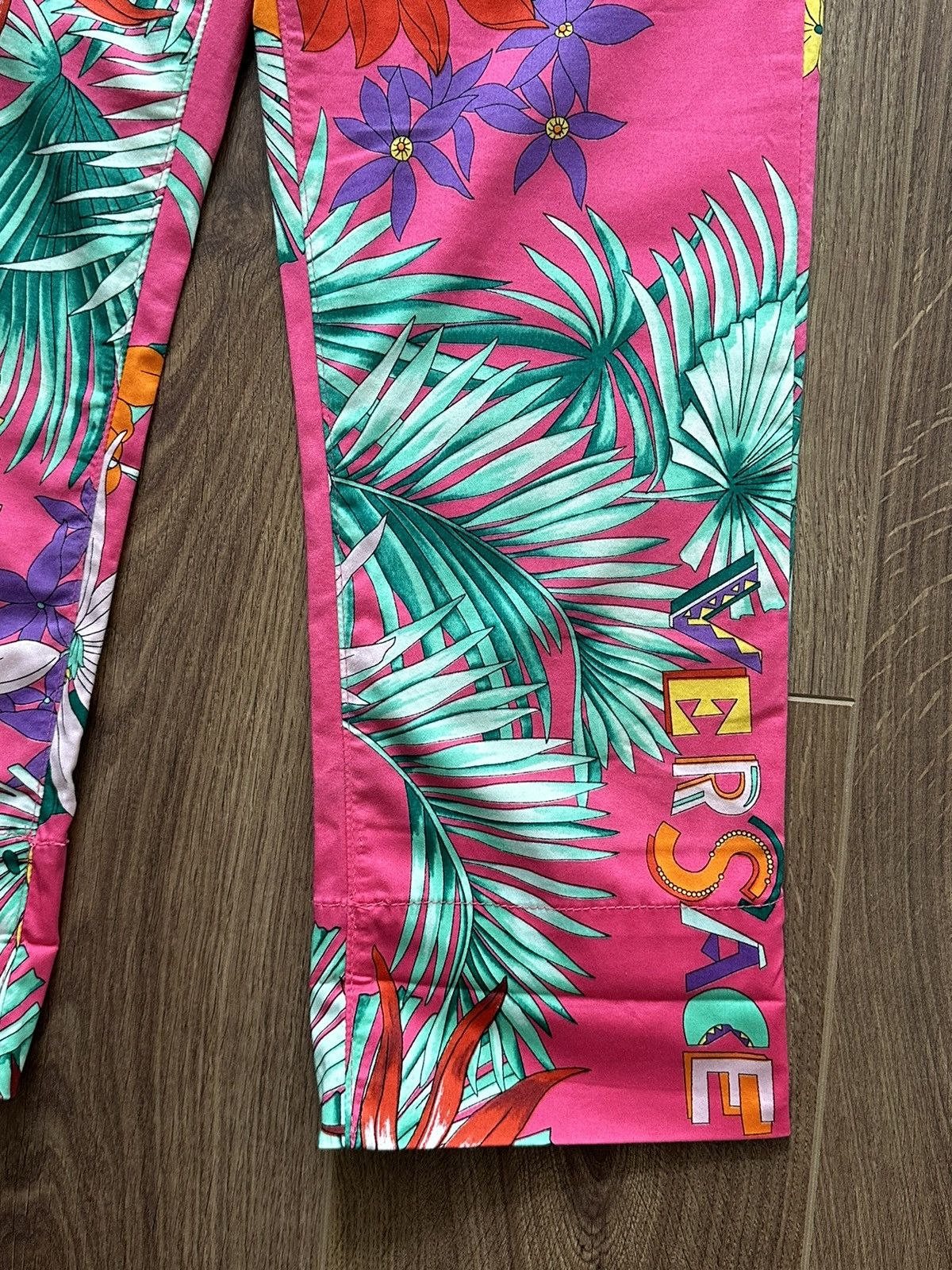 Versace Jeans Couture × Vintage Vintage Versace Jeans Couture Tropical Plants Cropped Pants Size 28" / US 6 / IT 42 - 3 Thumbnail