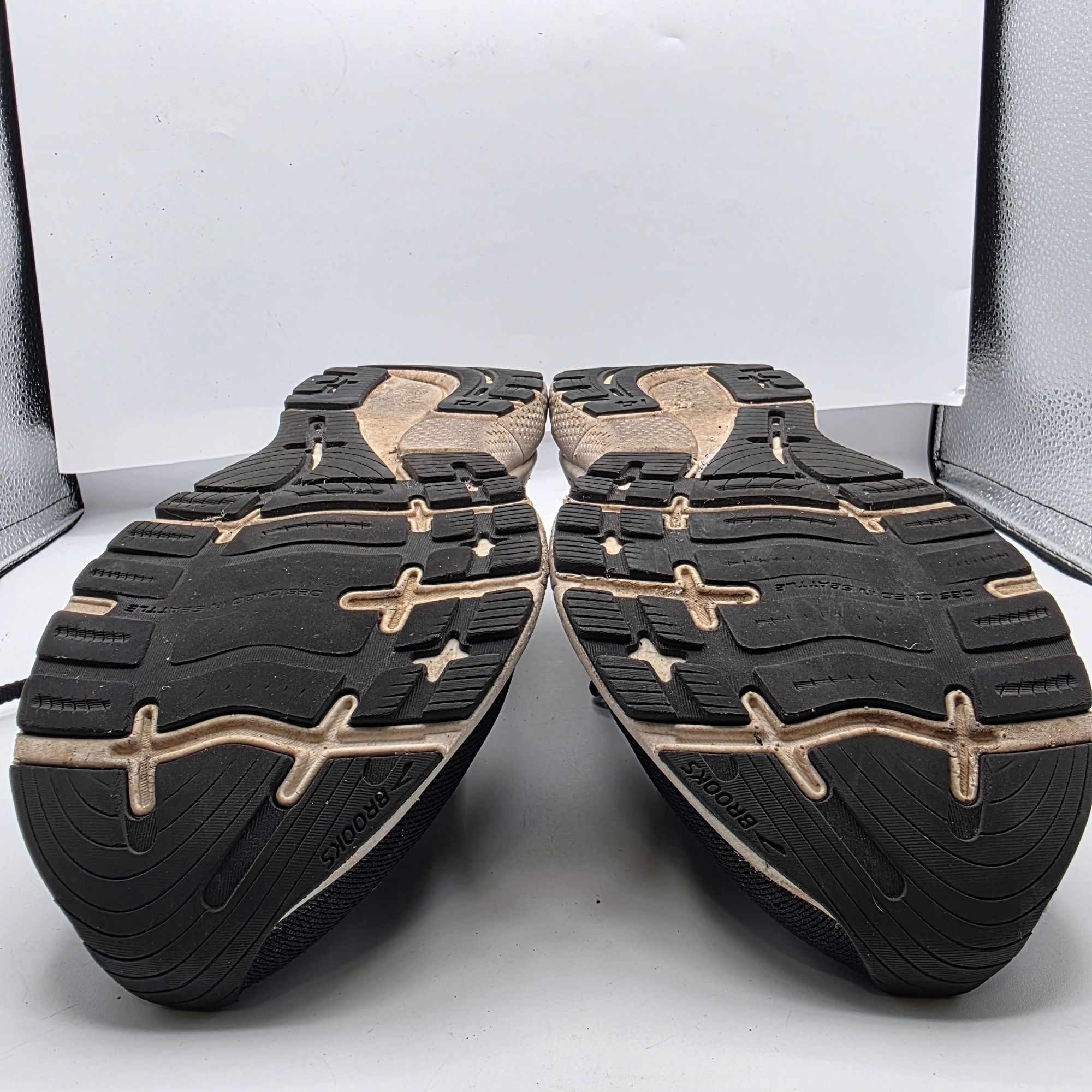 Brooks Brooks Ghost 14 Womens Size 10 Black White Athletic Shoes Ru Size US 10 / IT 40 - 11 Thumbnail