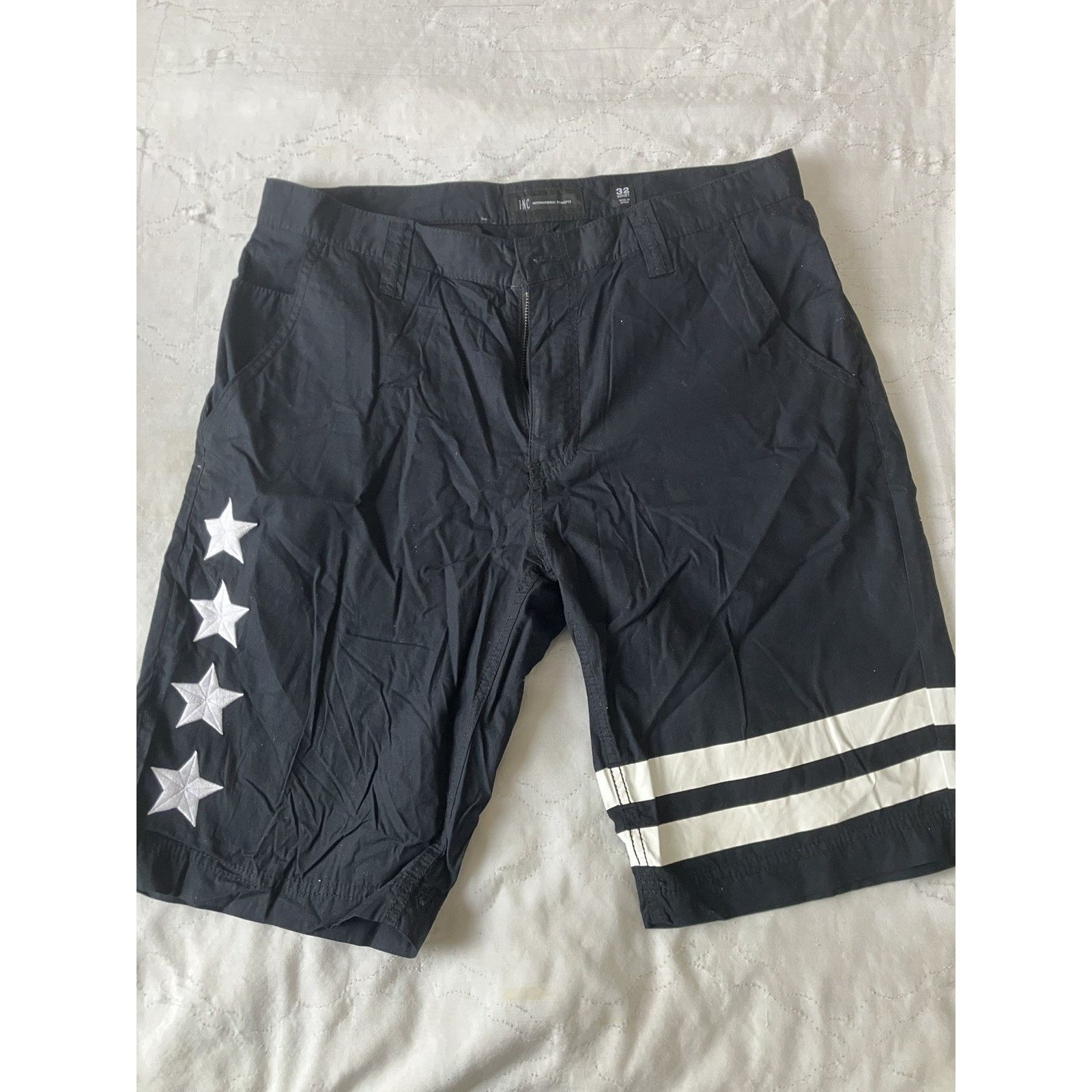 I.N.C I.N.C Concepts Cargo Short Men's Size 32 Black Stars Stripes Size US 32 / EU 48 - 1 Thumbnail
