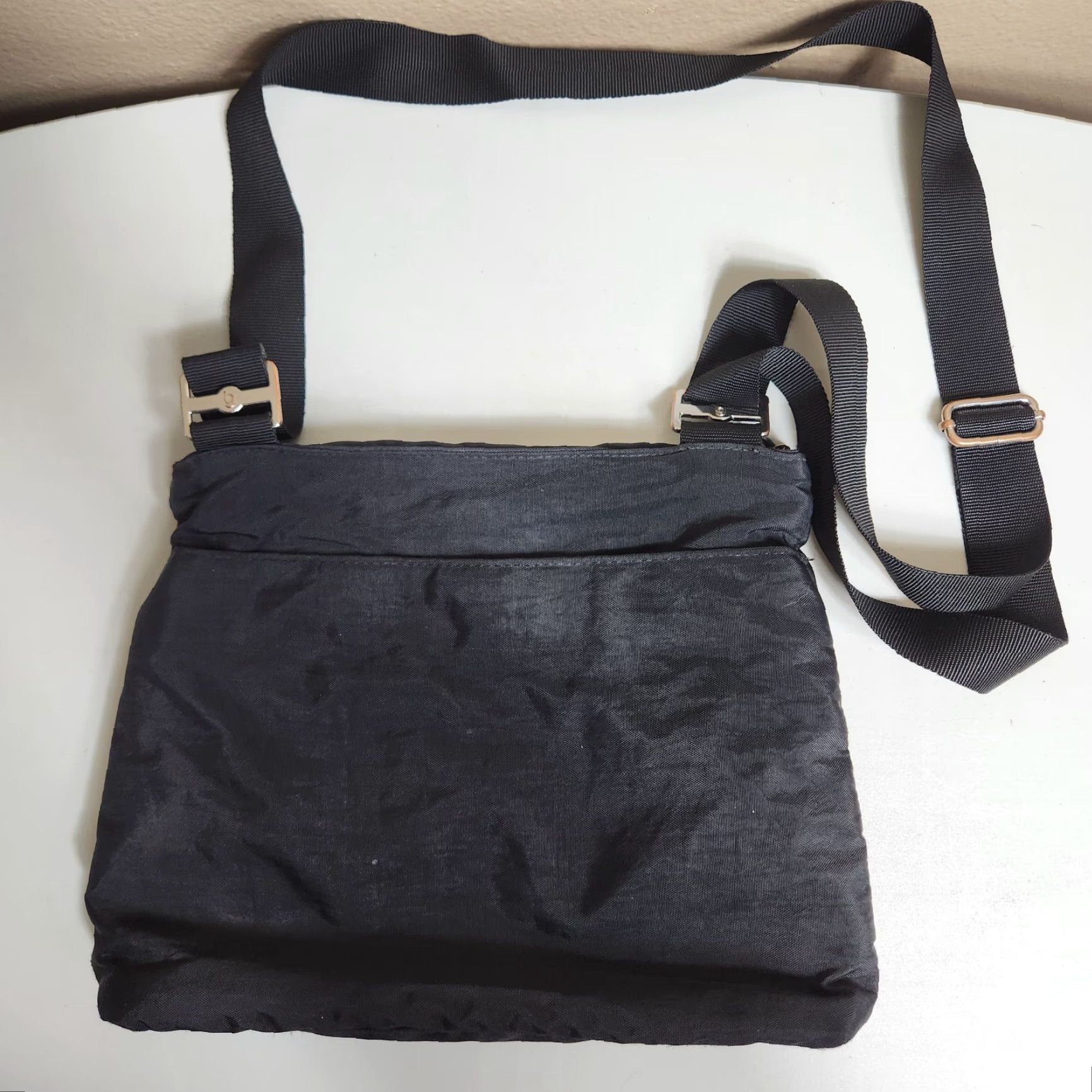 Vintage VINTAGE Baggallini Crossbody Bag Travel Nylon Womens Black All Around Strap Adjustable Medium HxWxD 9x12x2 - City, Travel, Water Resistant Womens Size ONE SIZE - 5 Thumbnail