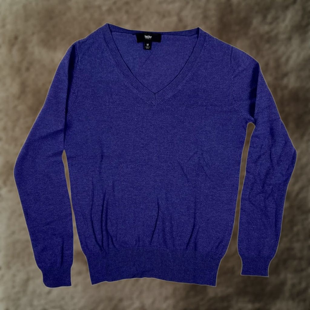 Mossimo VINTAGE Mossimo Sweater Womens Medium Purple V Neck Lightweight Knit Pullover Size M / US 6-8 / IT 42-44 - 1 Thumbnail