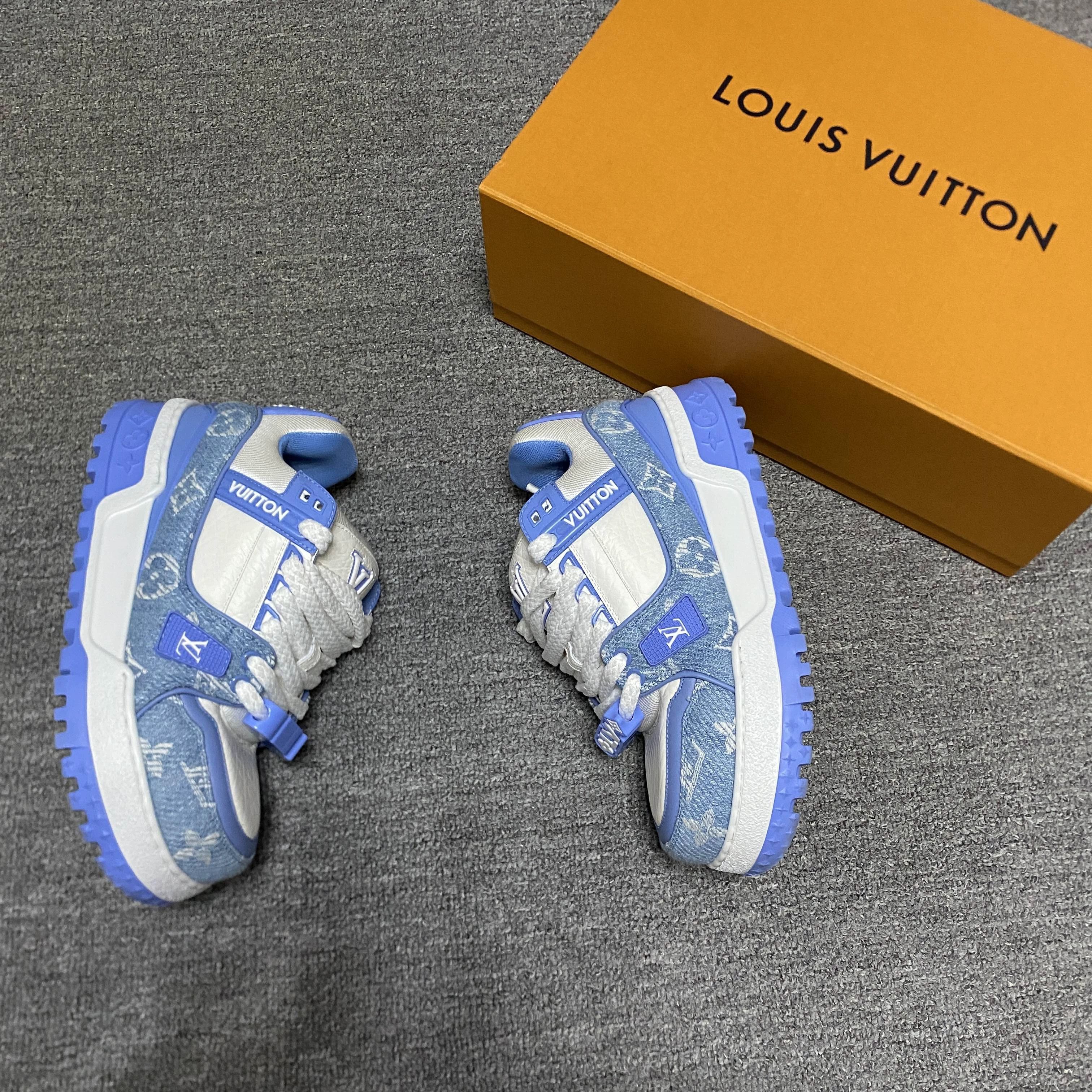 Louis Vuitton LV Trainer Maxi Denim Puff Sneaker EUR 37.5 Size US 7 / IT 37 - 4 Thumbnail