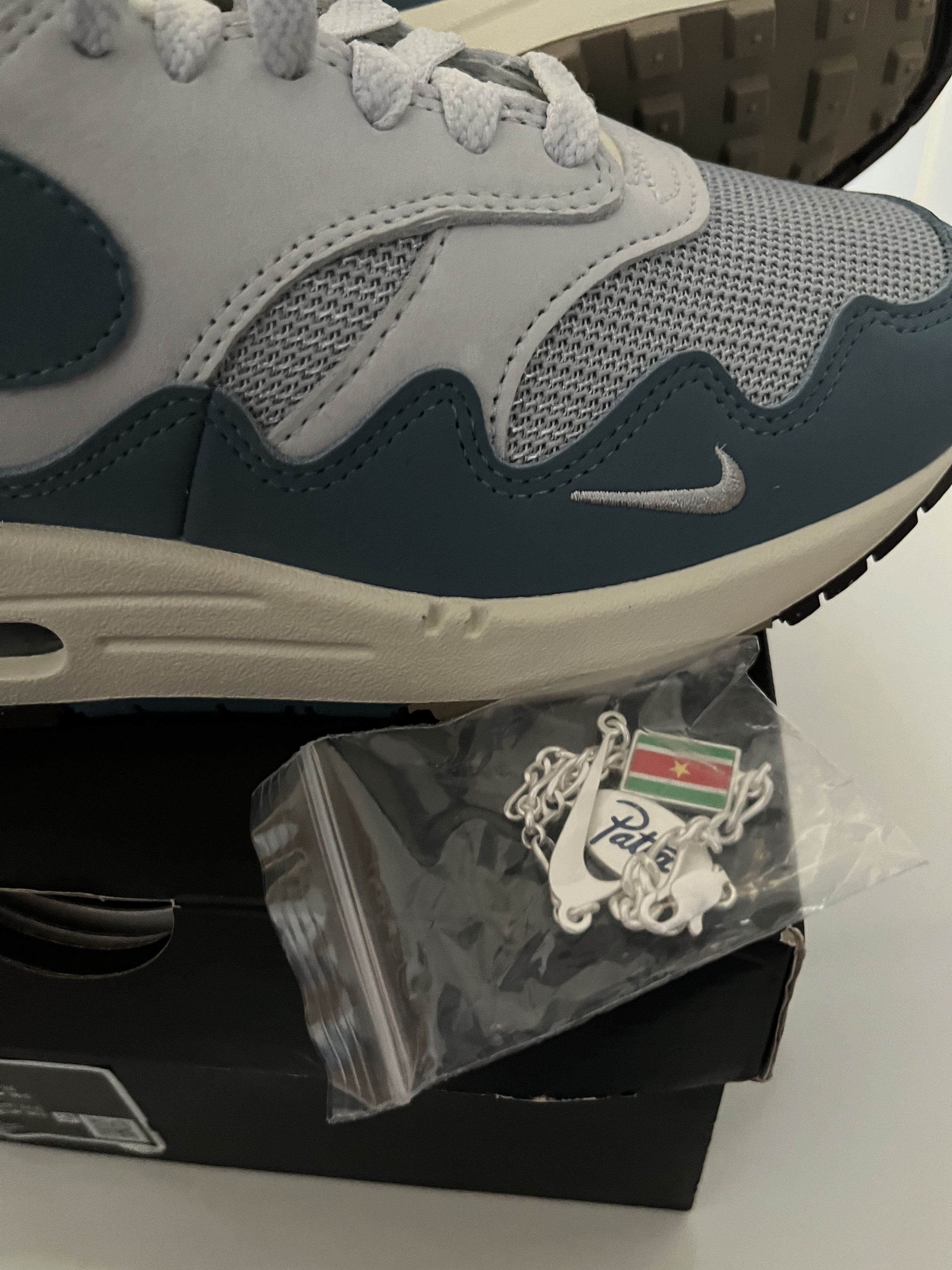 Nike Nike Air Max 1 Patta Size US 6 / EU 39 - 3 Thumbnail