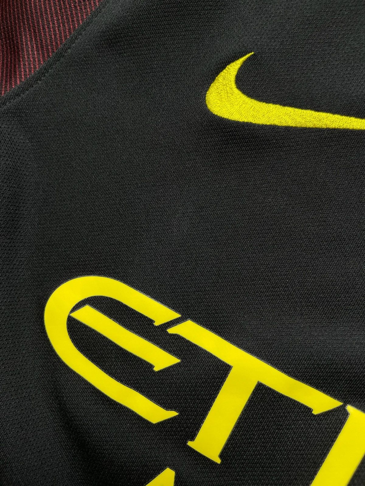 Nike × Vintage Vintage Nike Manchester City soccer jersey black rare size M Size US M / EU 48-50 / 2 - 3 Thumbnail