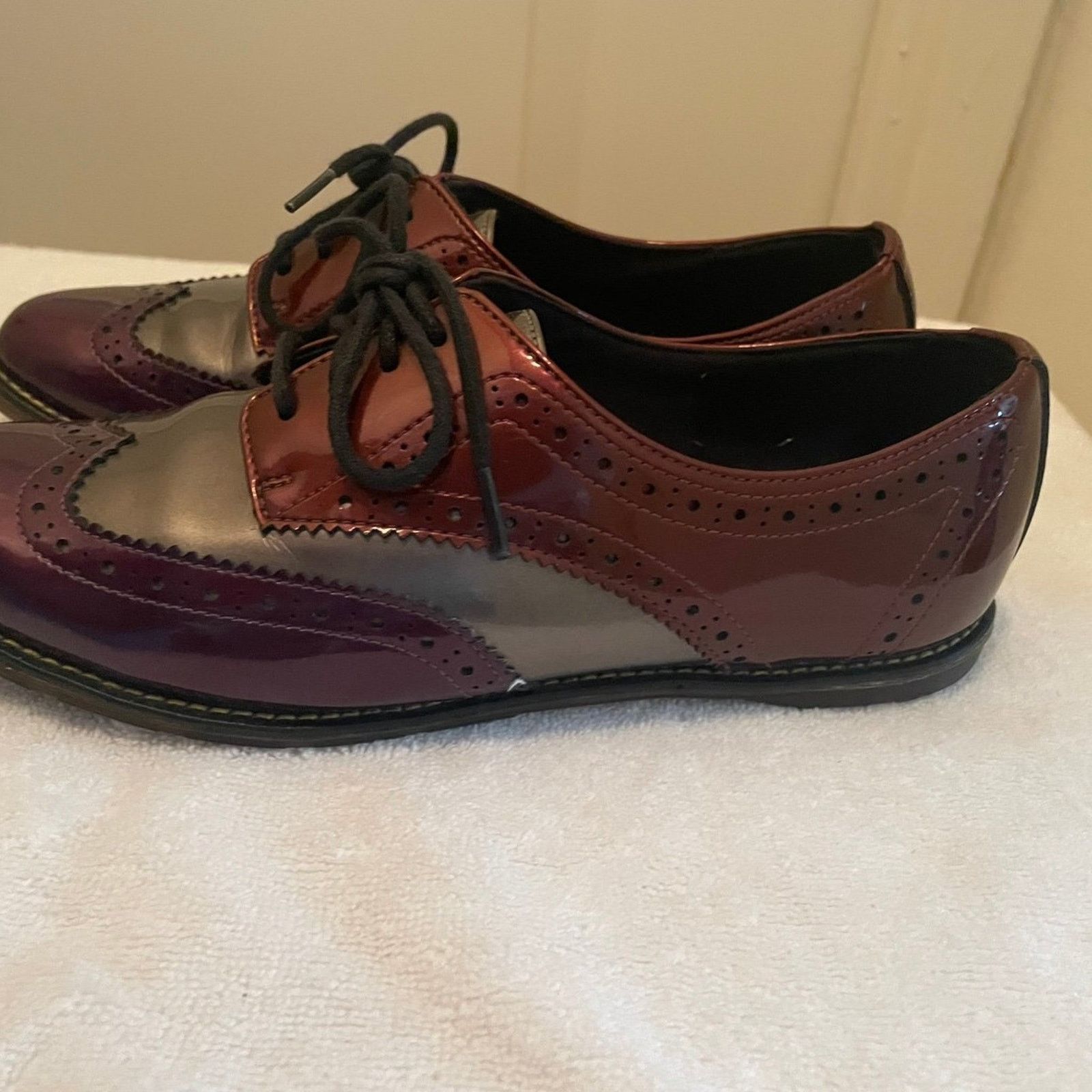 Dr. Martens Doc Martens Polina Patent Leather Wingtip Oxford Shoe Size US 5 / IT 35 - 4 Thumbnail