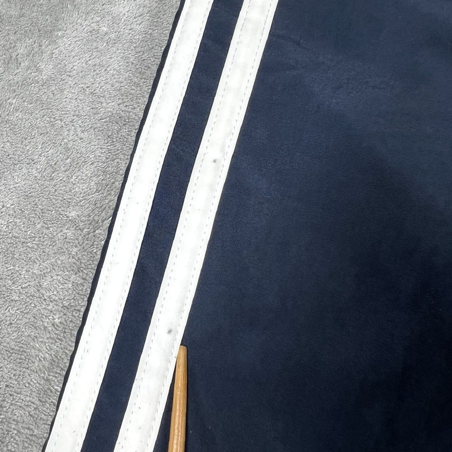 Adidas VTG Adidas Track Pants Men’s XL Navy Blue Cinch Cord Ankle Y2K 90s Athleisure Sports Pants Mens XL Navy Blue Track Pants Adidas VTG Size US 36 / EU 52 - 4 Thumbnail