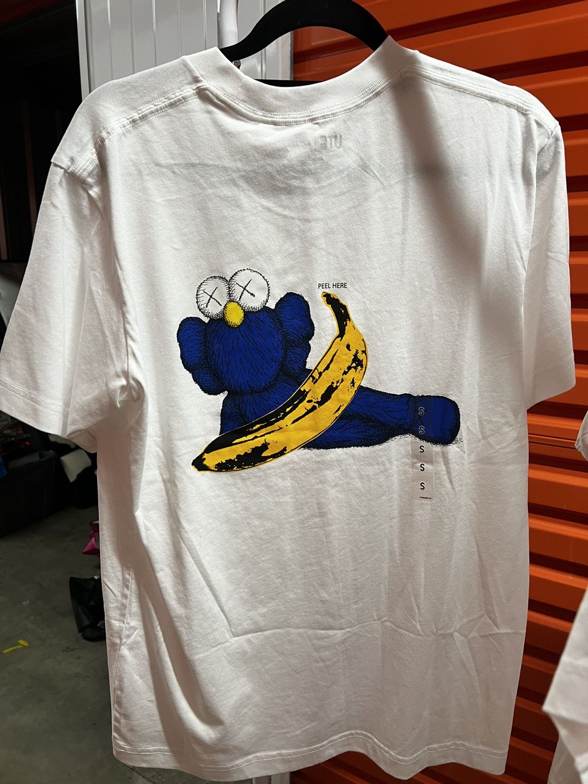 Andy Warhol × Kaws × Uniqlo Kaws White Andy Warhol Uniqlo Blue Banana Tshirt S Size US S / EU 44-46 / 1 - 4 Thumbnail