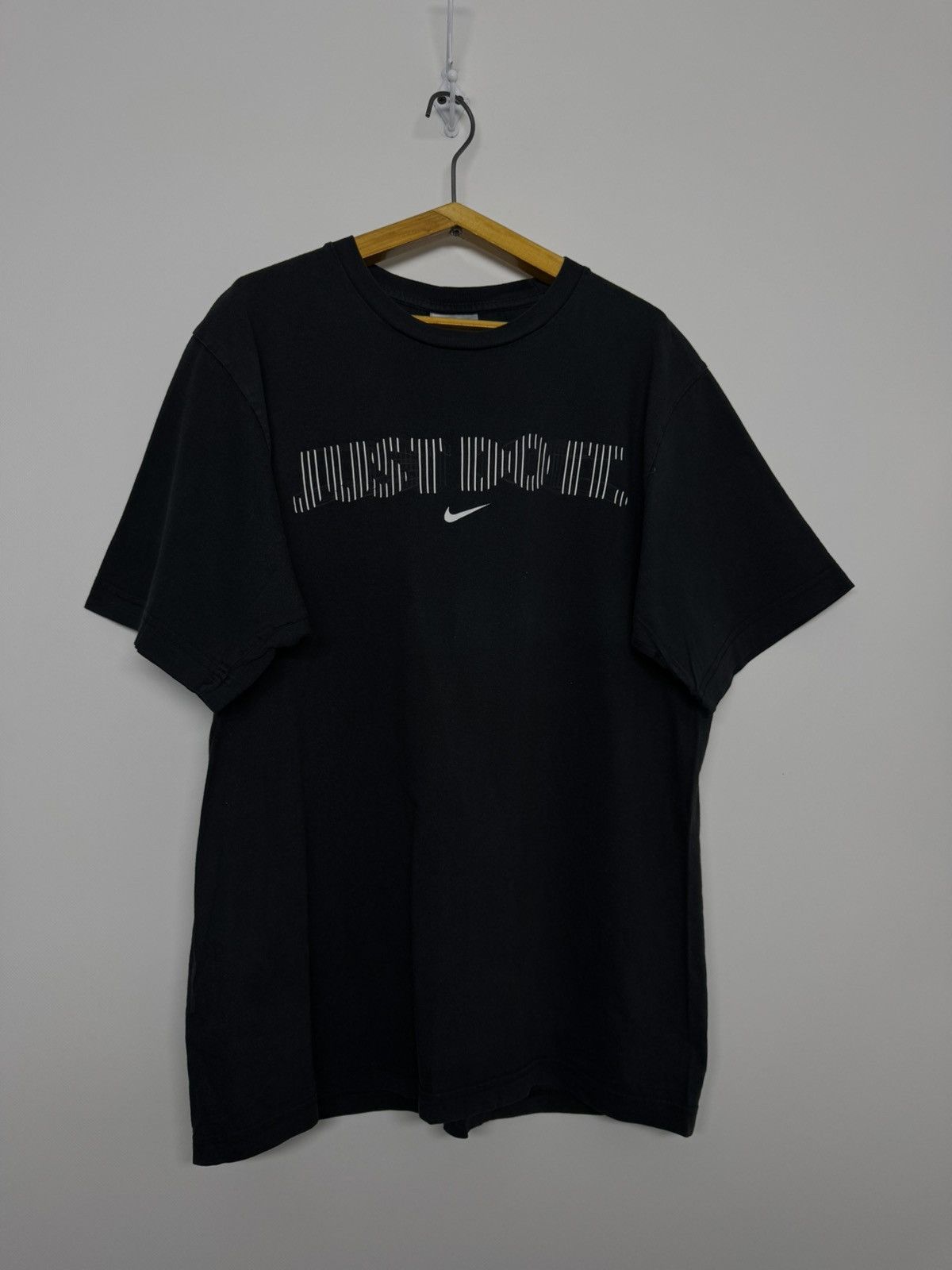 Nike Vintage Nike Spellout Centre Logo T-shirt 00’s Size US M / EU 48-50 / 2 - 4 Thumbnail