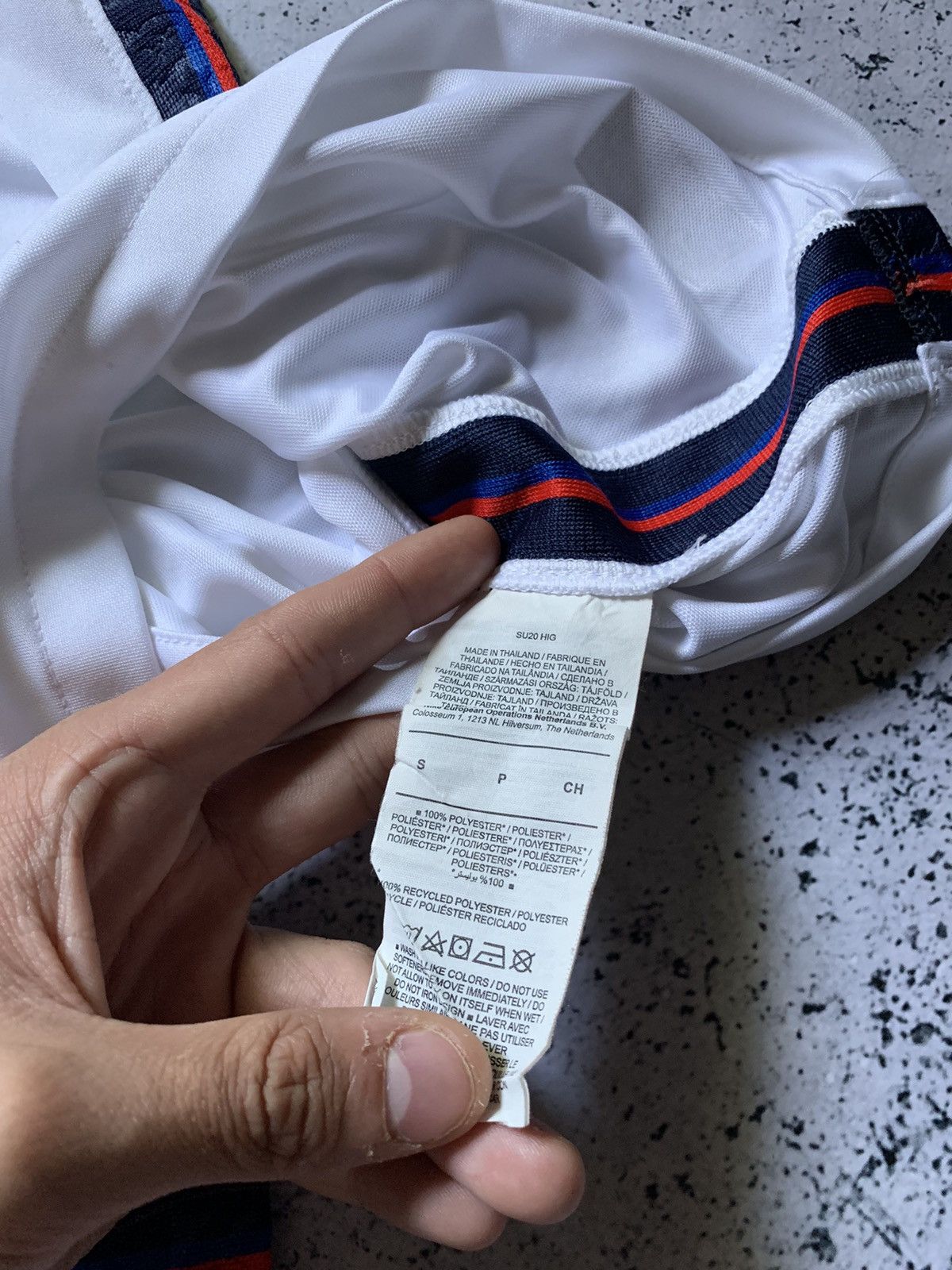 Nike Vintage Nike England Soccer Jersey T-shirt Football Y2K USA Size US S / EU 44-46 / 1 - 5 Thumbnail