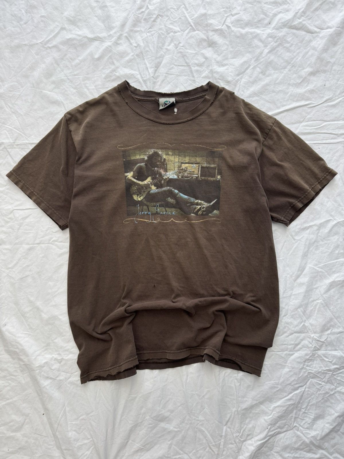 Band Tees Vintage Faded And Distressed ERD Style Jerry Garcia Tee Size US L / EU 52-54 / 3 - 2 Thumbnail