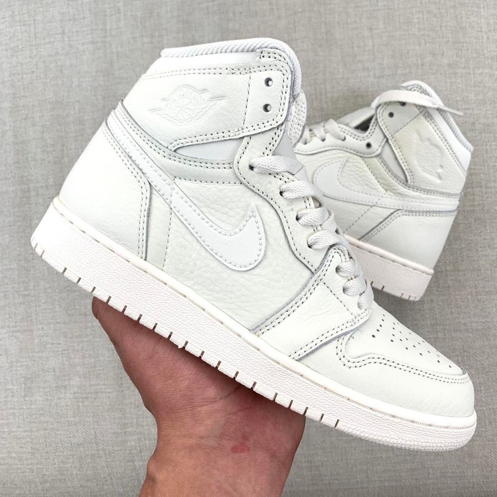 Jordan Brand 2017 Jordan 1 High “Sail” Size US 5 / IT 35 - 1 Thumbnail
