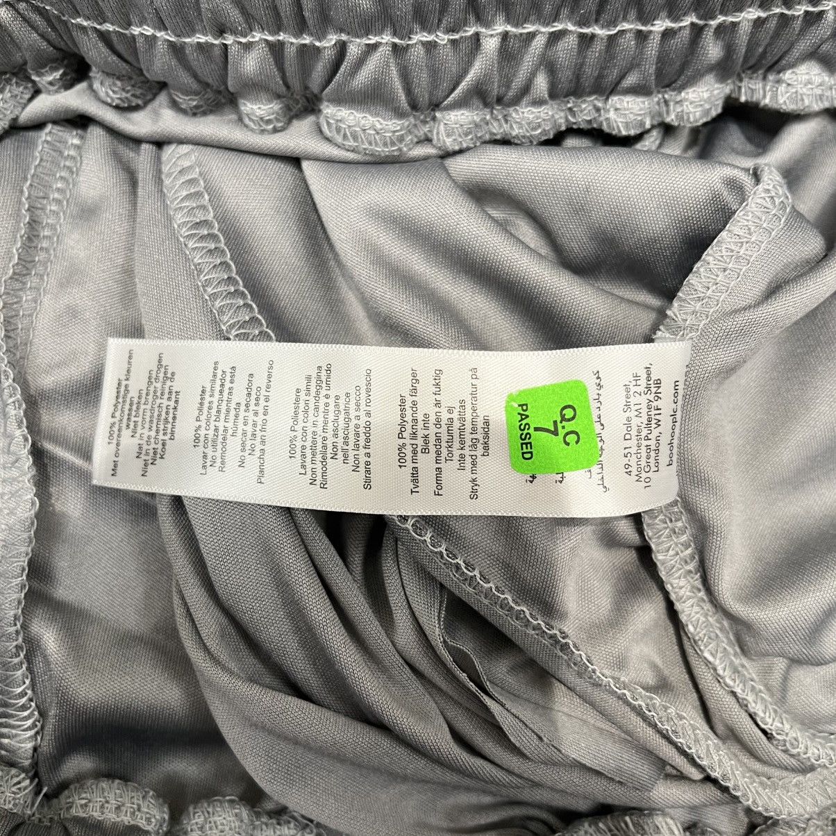 Boohoo Shorts Grey Size US 30 / EU 46 - 4 Thumbnail