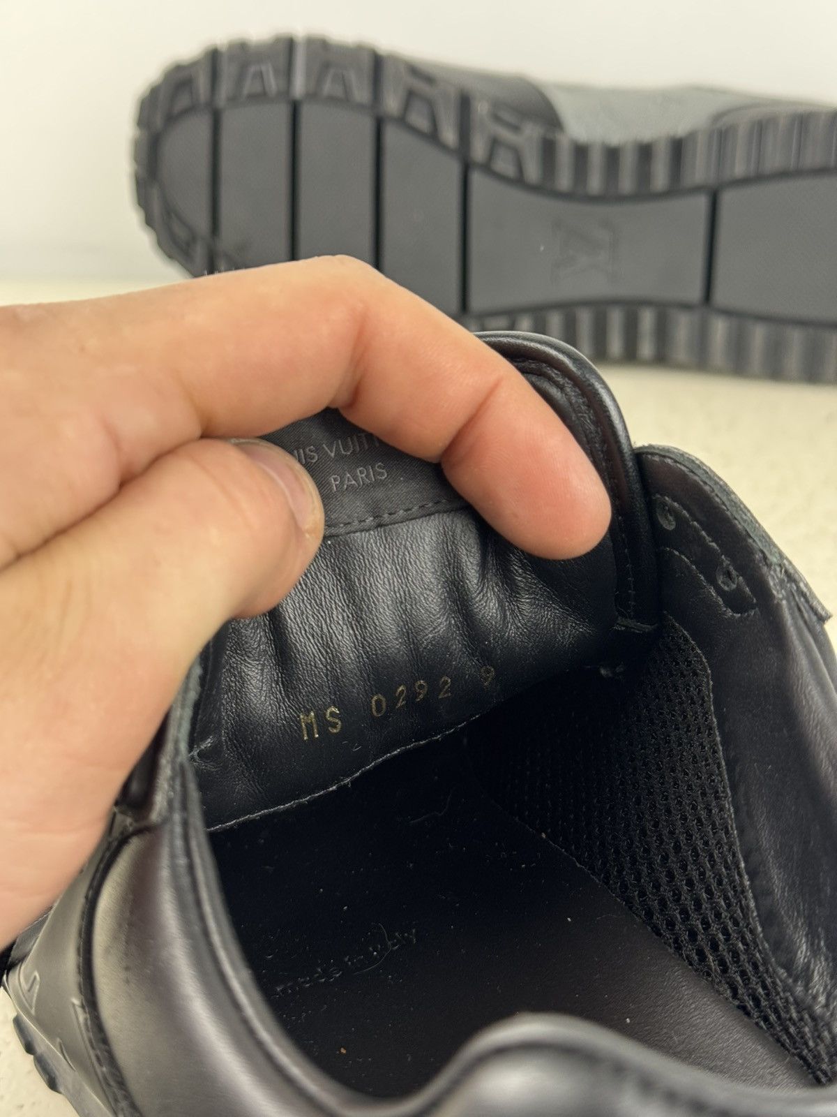 Louis Vuitton Louis Vuitton sneakers in excellent condition, sizes 9-10 Size US 10 / EU 43 - 15 Thumbnail