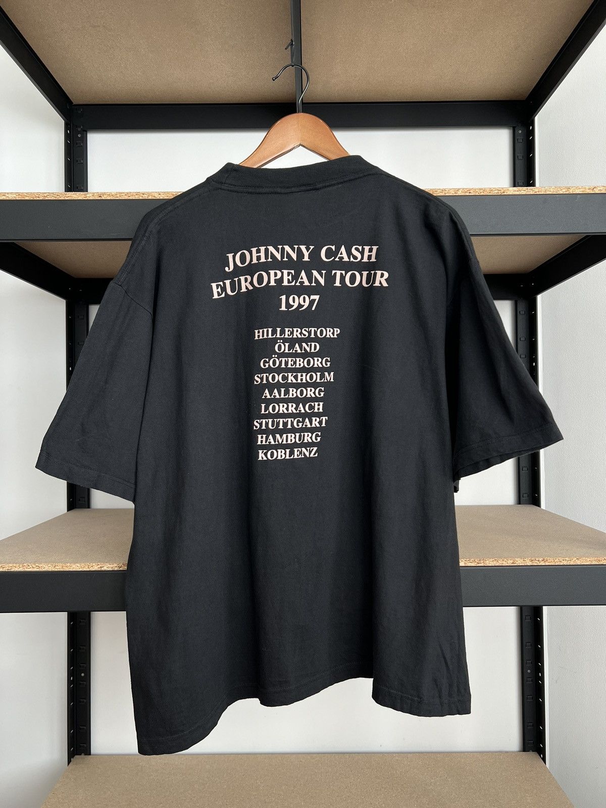 Band Tees Vintage 1997 Johnny Cash European Tour Black T-shirt Size US XL / EU 56 / 4 - 2 Thumbnail