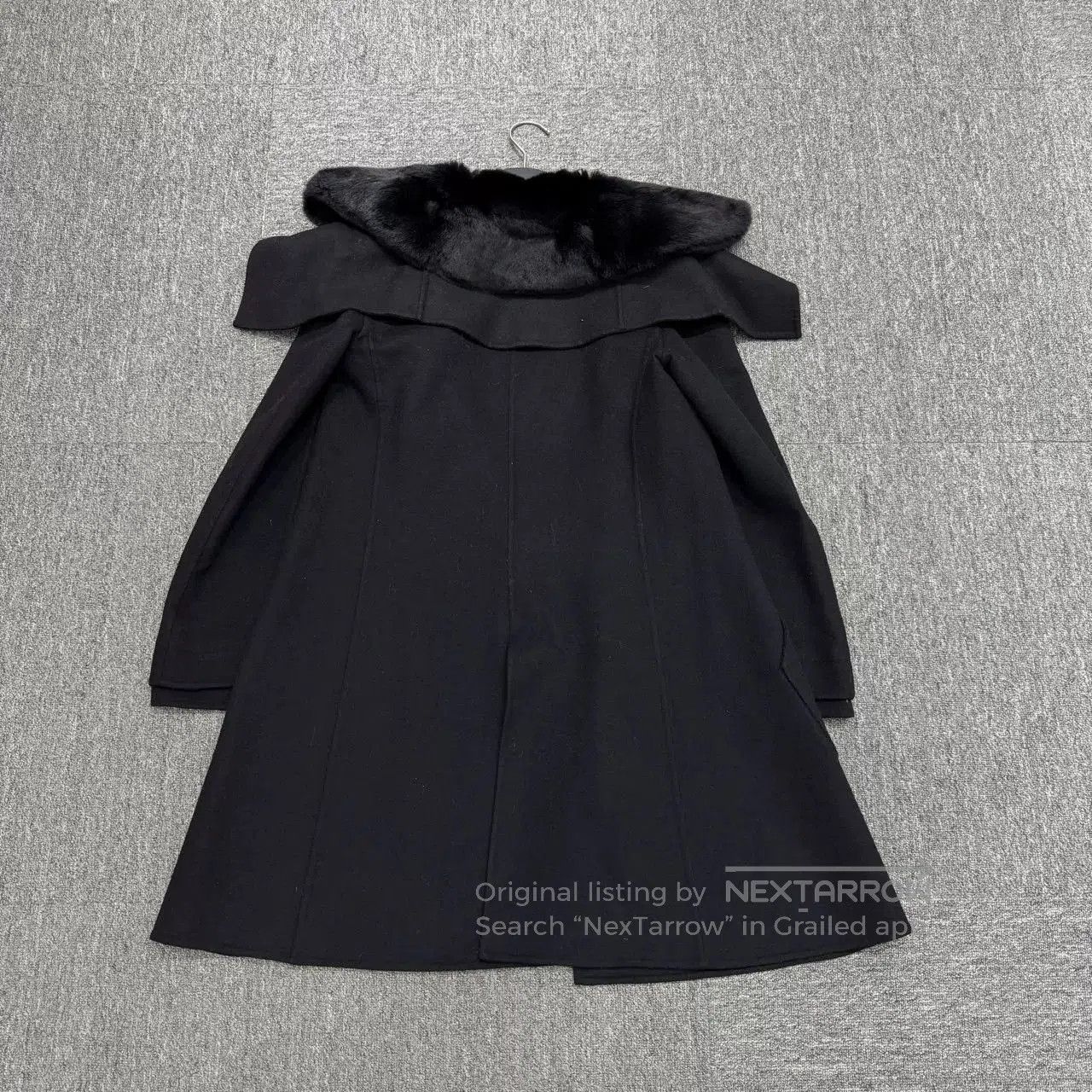 Giorgio Armani Giorgio Armani Fur Collar Coat. Size S / US 4 / IT 40 - 5 Thumbnail