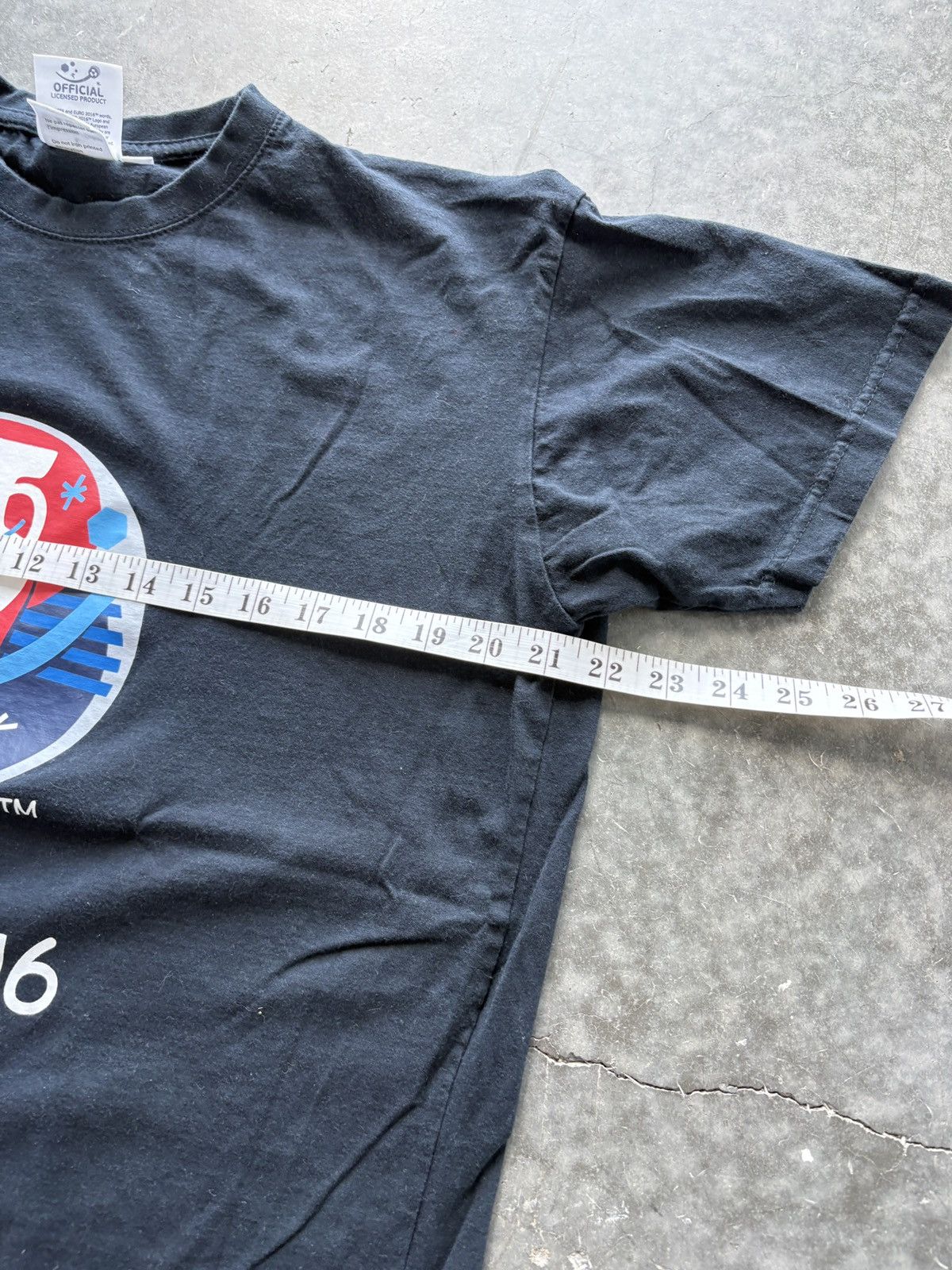 Vintage 2016 UEFA Euro Cup Finals Graphic Tee Size US L / EU 52-54 / 3 - 5 Thumbnail